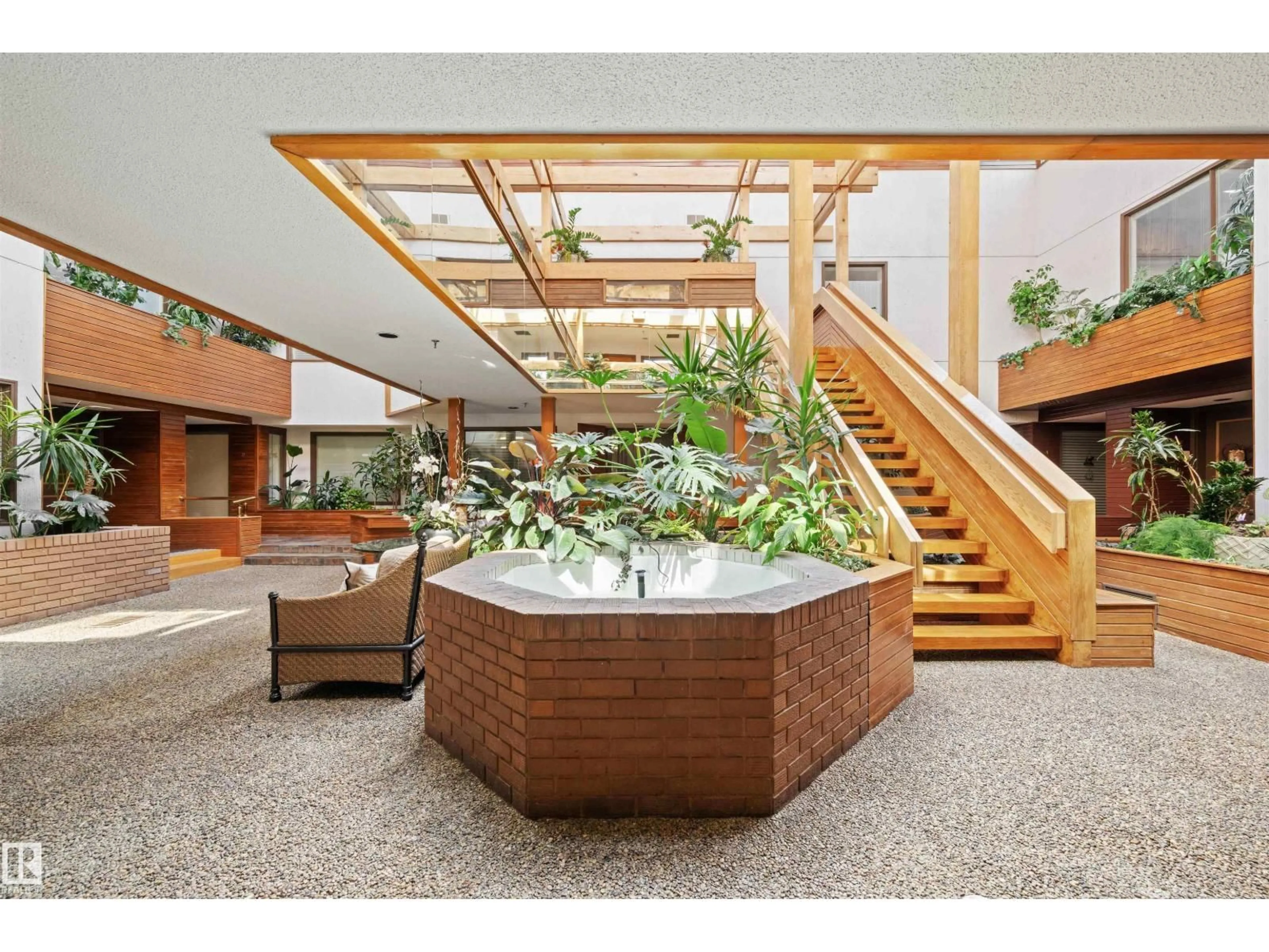 Indoor foyer for 14824 45 AV, Edmonton Alberta T6H5M5
