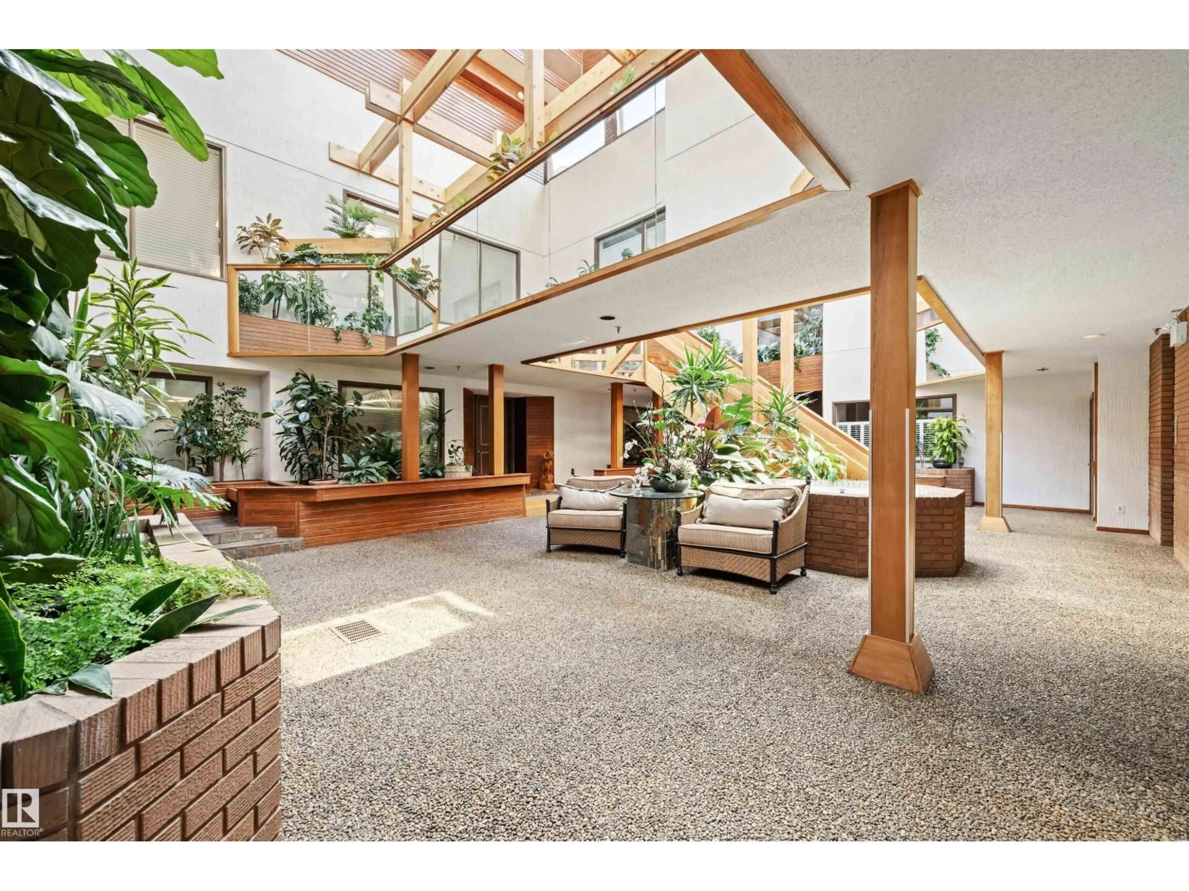 Indoor foyer for 14824 45 AV, Edmonton Alberta T6H5M5