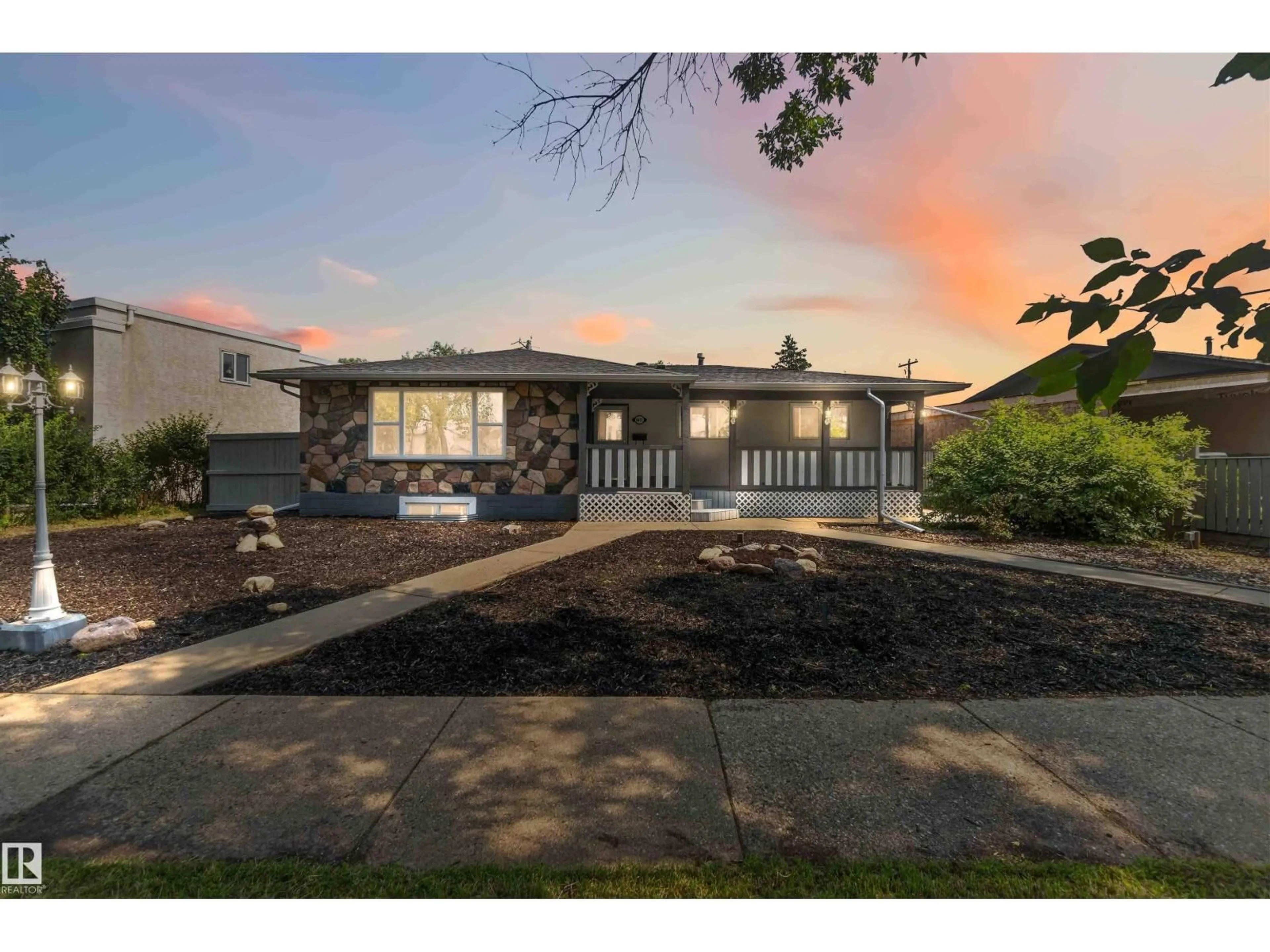 A pic from outside/outdoor area/front of a property/back of a property/a pic from drone, street for 9611 95 ST, Fort Saskatchewan Alberta T8L1R9