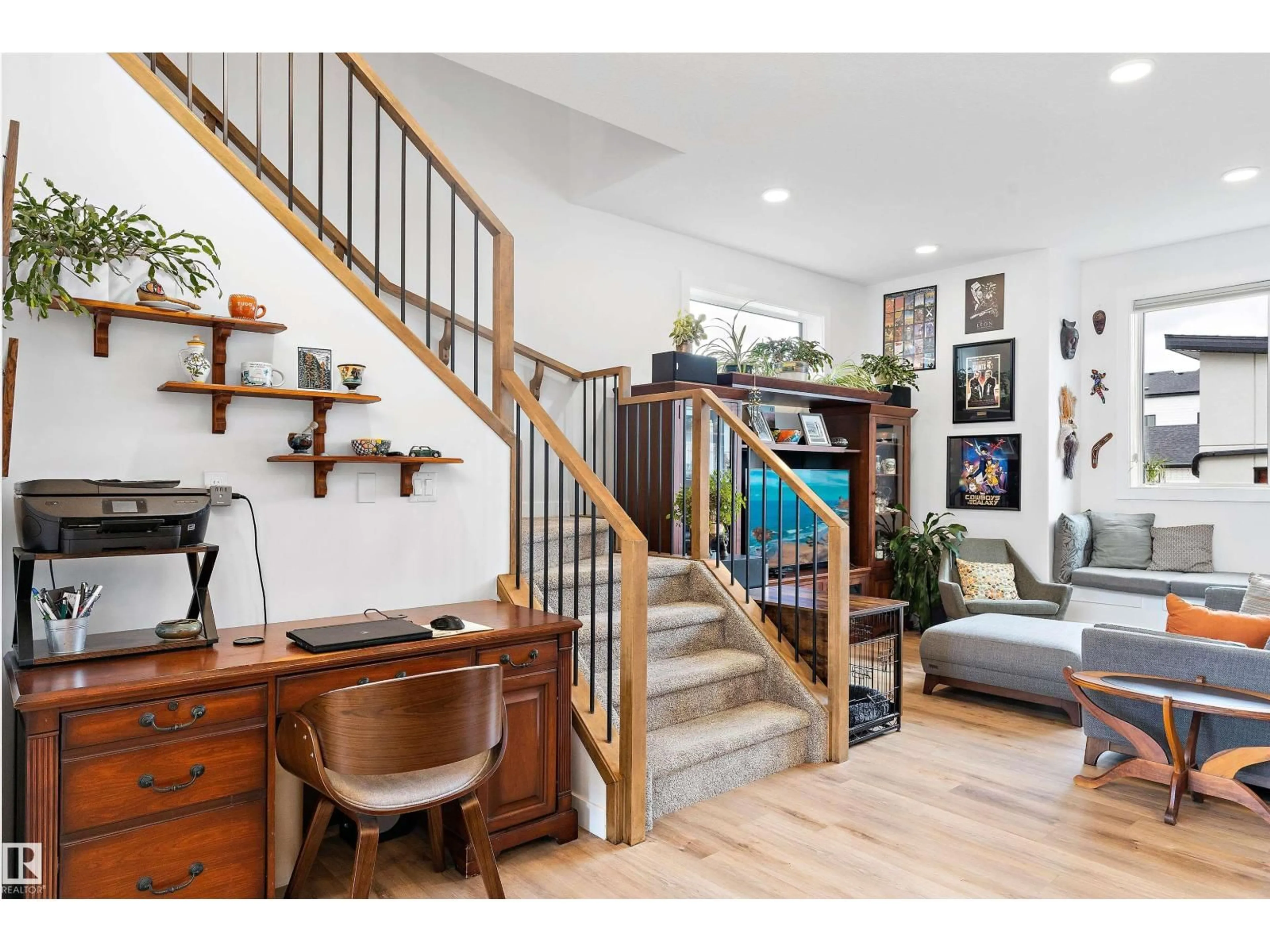 Indoor entryway for 7747 YORKE ME, Edmonton Alberta T5G2R6