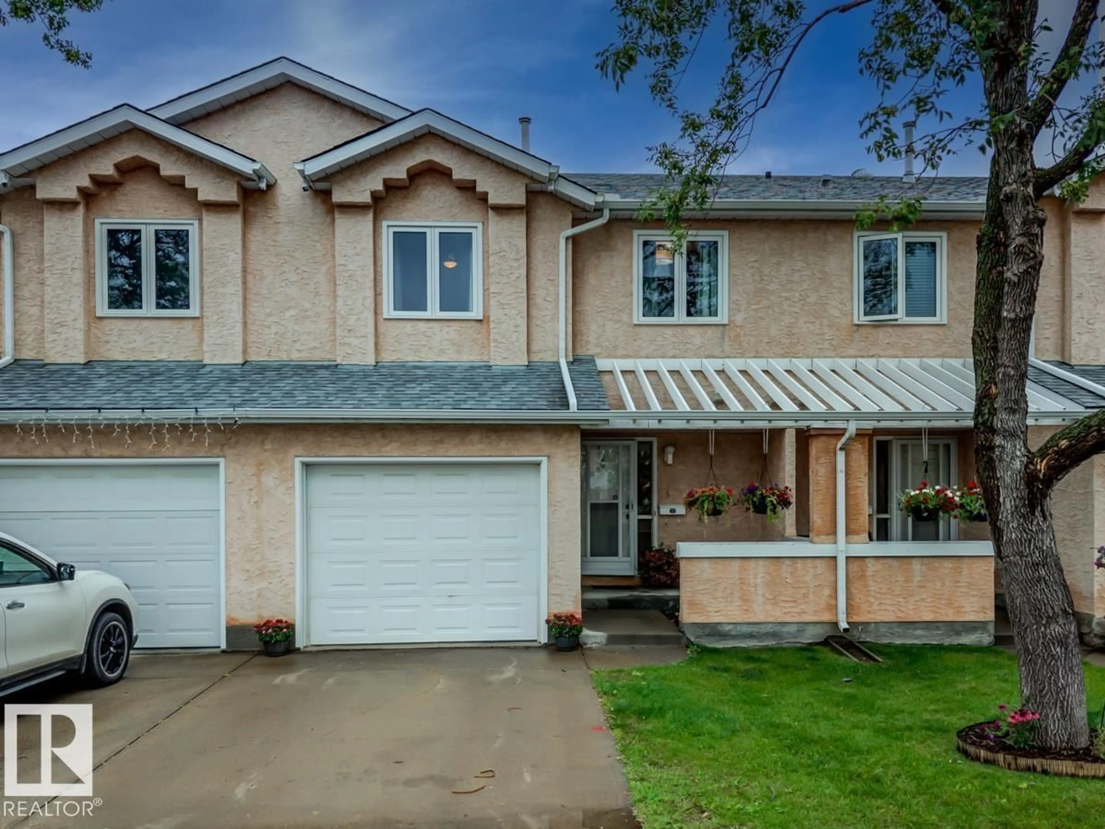 Home with vinyl exterior material, street for 7539 188 STREET, Edmonton Alberta T5T5W9