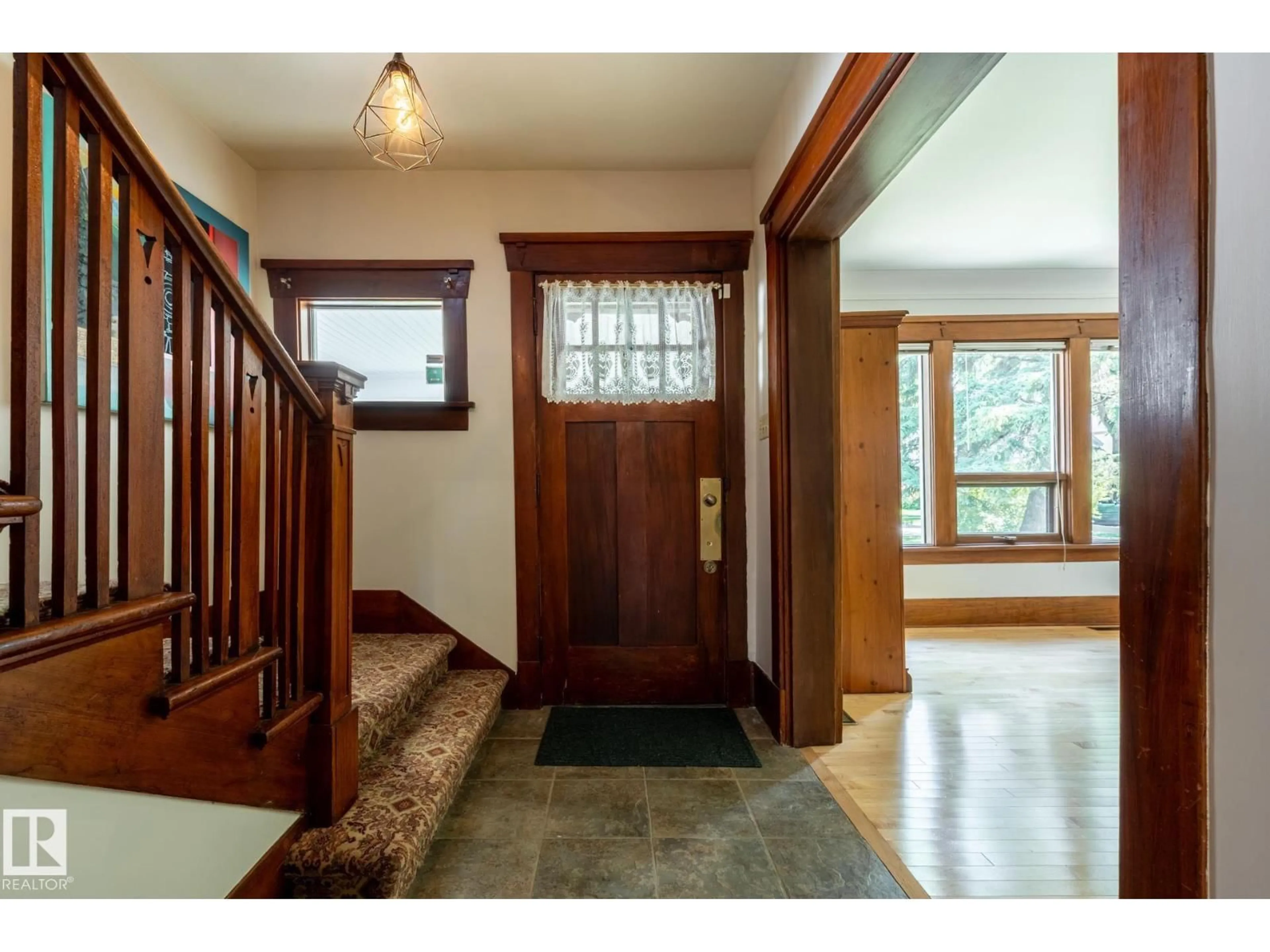 Indoor entryway for NW - 10024 147 ST, Edmonton Alberta T5N3B7