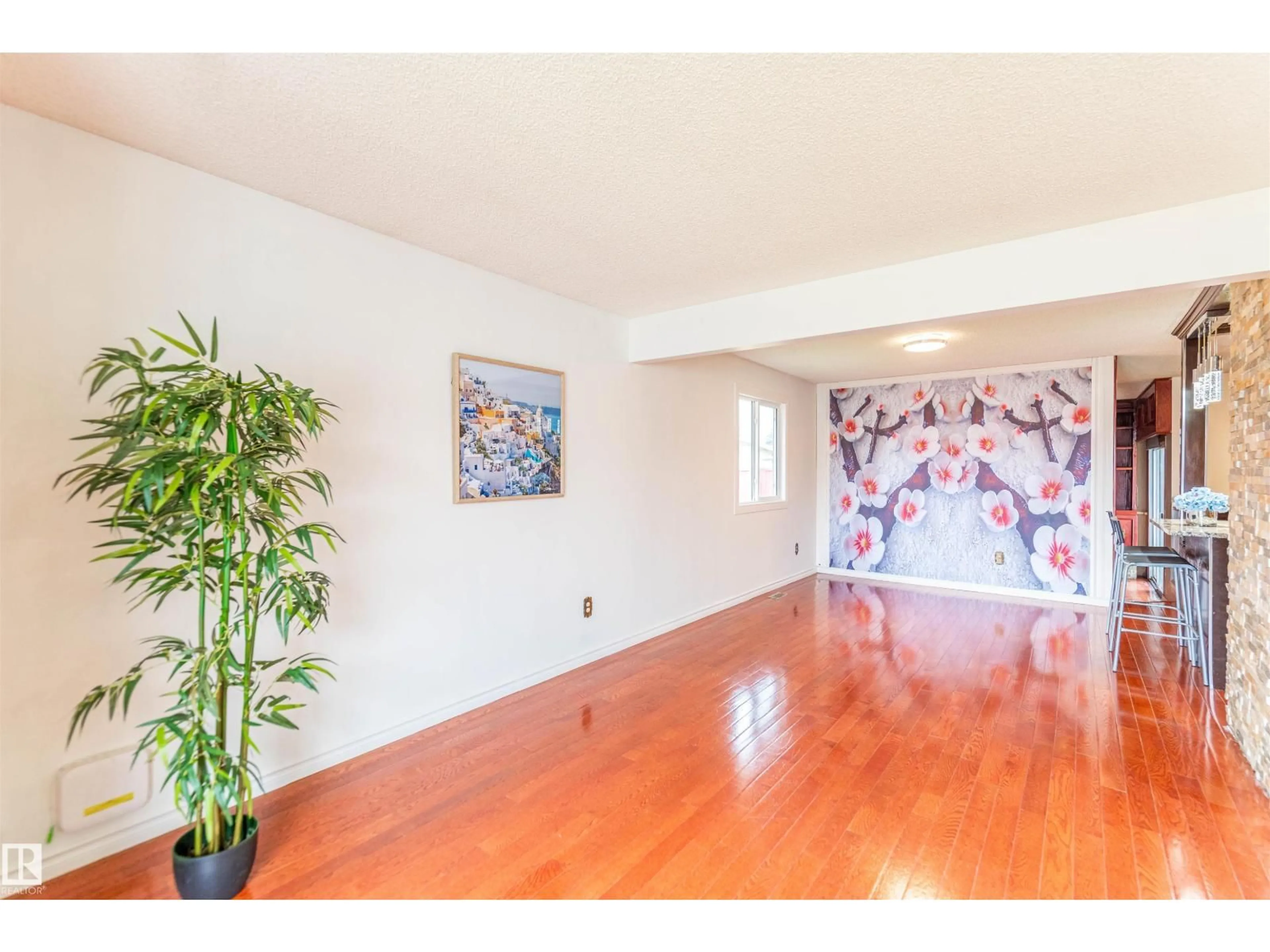 Unknown for 16524 116 ST NW, Edmonton Alberta T5X3T8