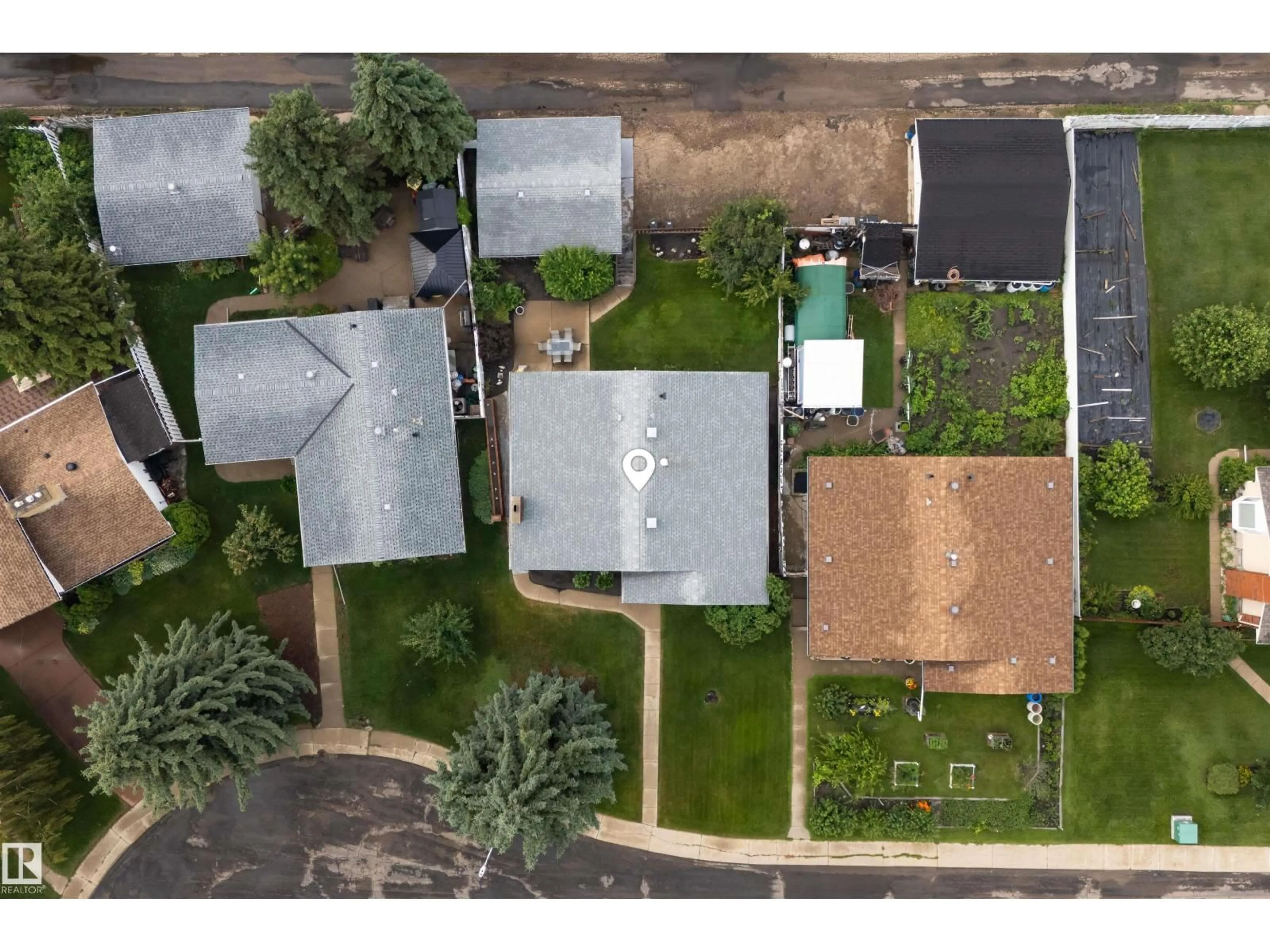 A pic from outside/outdoor area/front of a property/back of a property/a pic from drone, street for 7011 141 AVENUE AVENUE, Edmonton Alberta T5C2M9