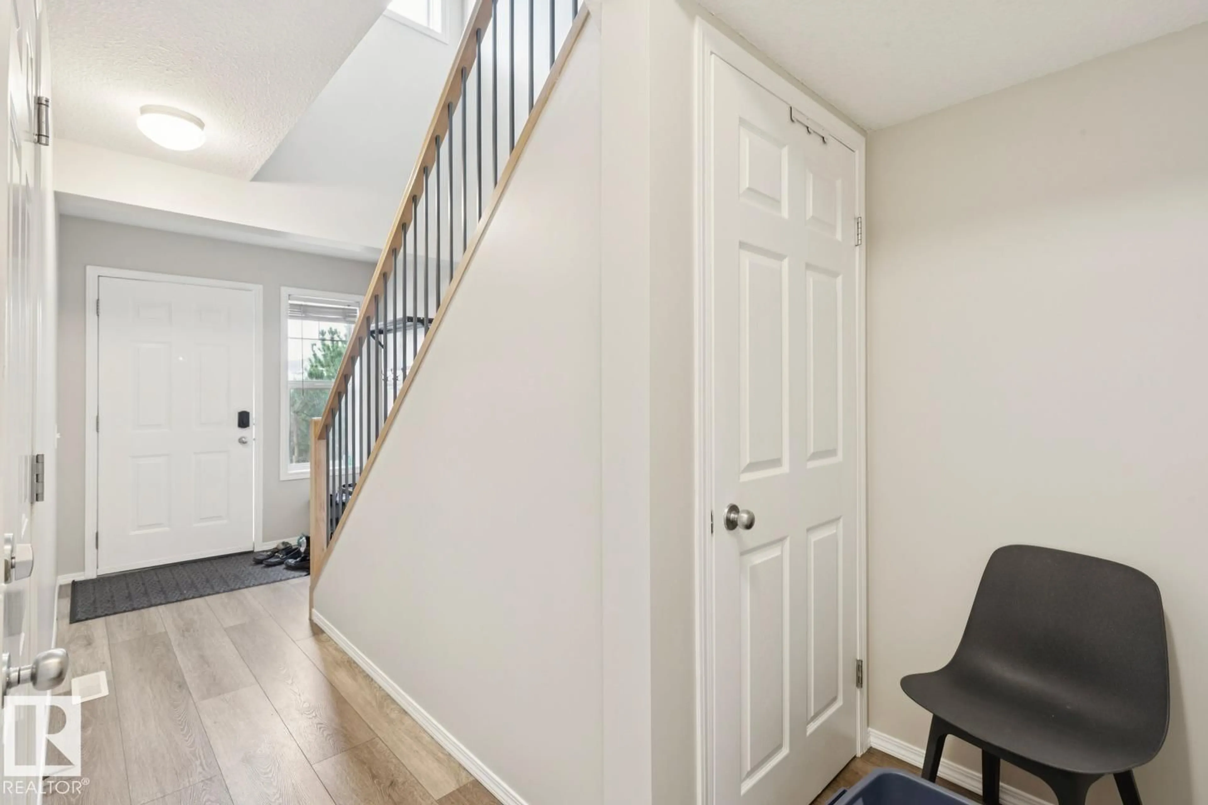 Indoor entryway for #22 - 230 EDWARDS DR, Edmonton Alberta T6X1G7