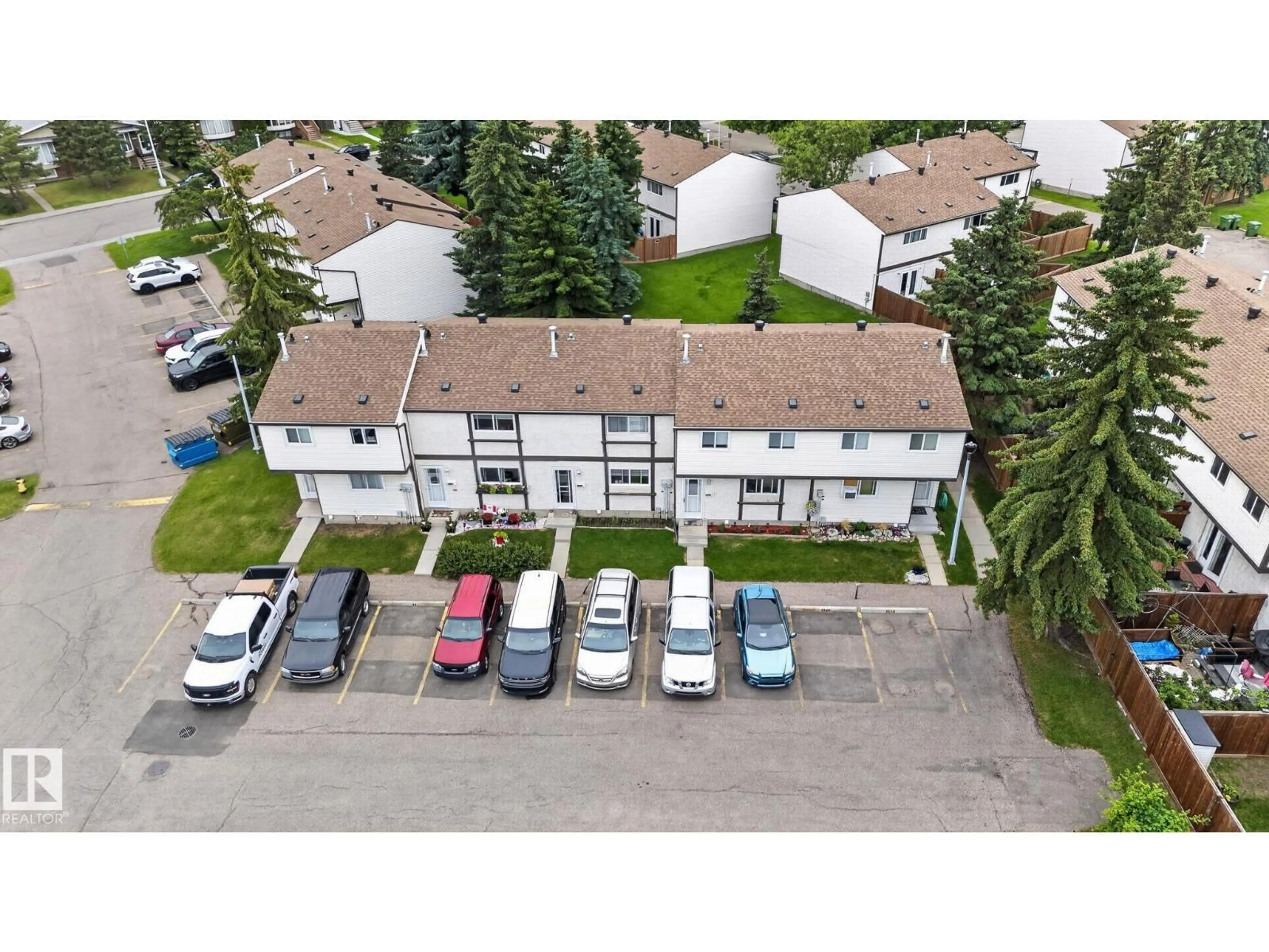 A pic from outside/outdoor area/front of a property/back of a property/a pic from drone, street for 1344 LAKEWOOD ROAD, Edmonton Alberta T6K3P2