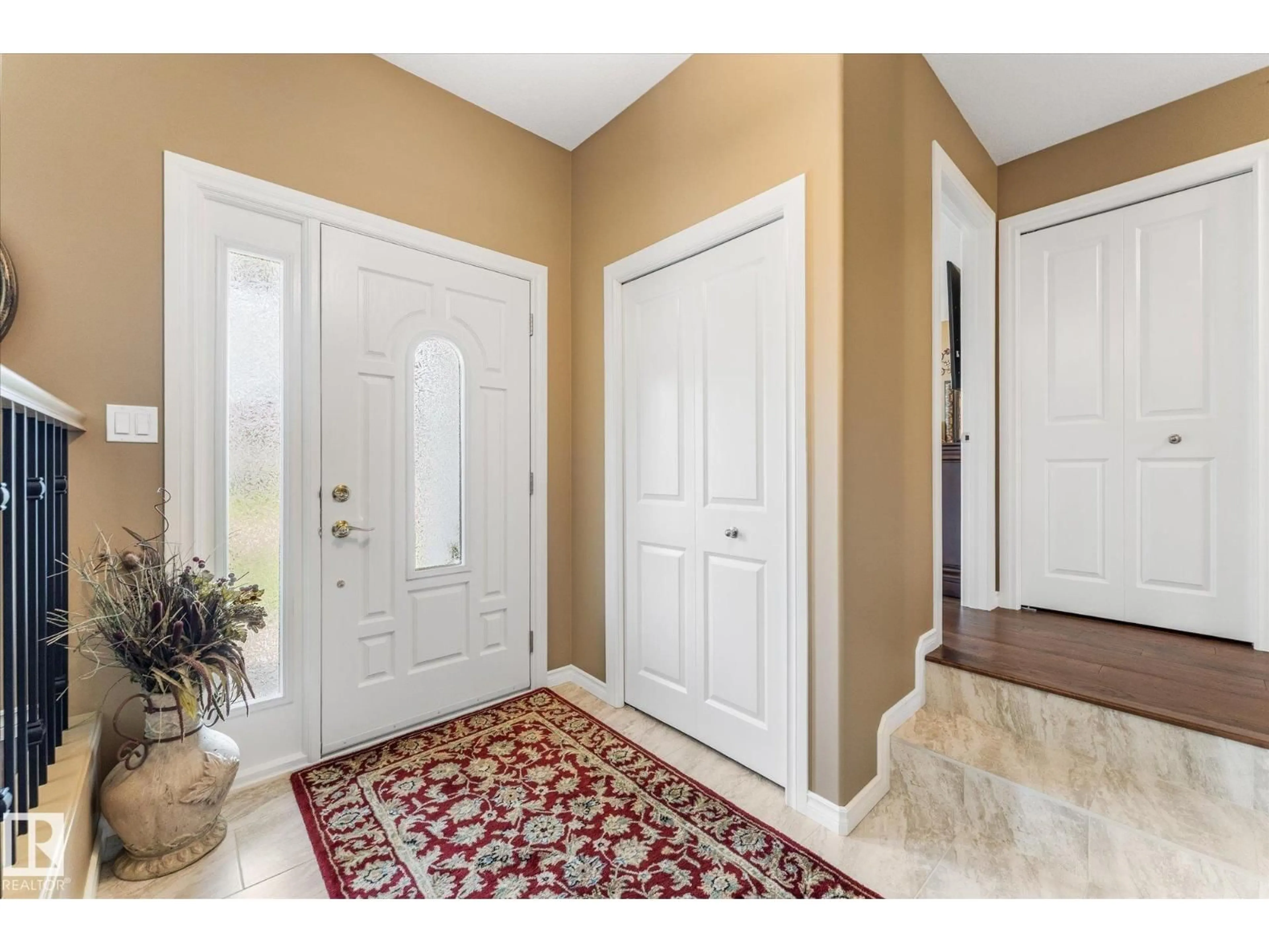 Indoor entryway for 9806 84 ST, Fort Saskatchewan Alberta T8L3H2