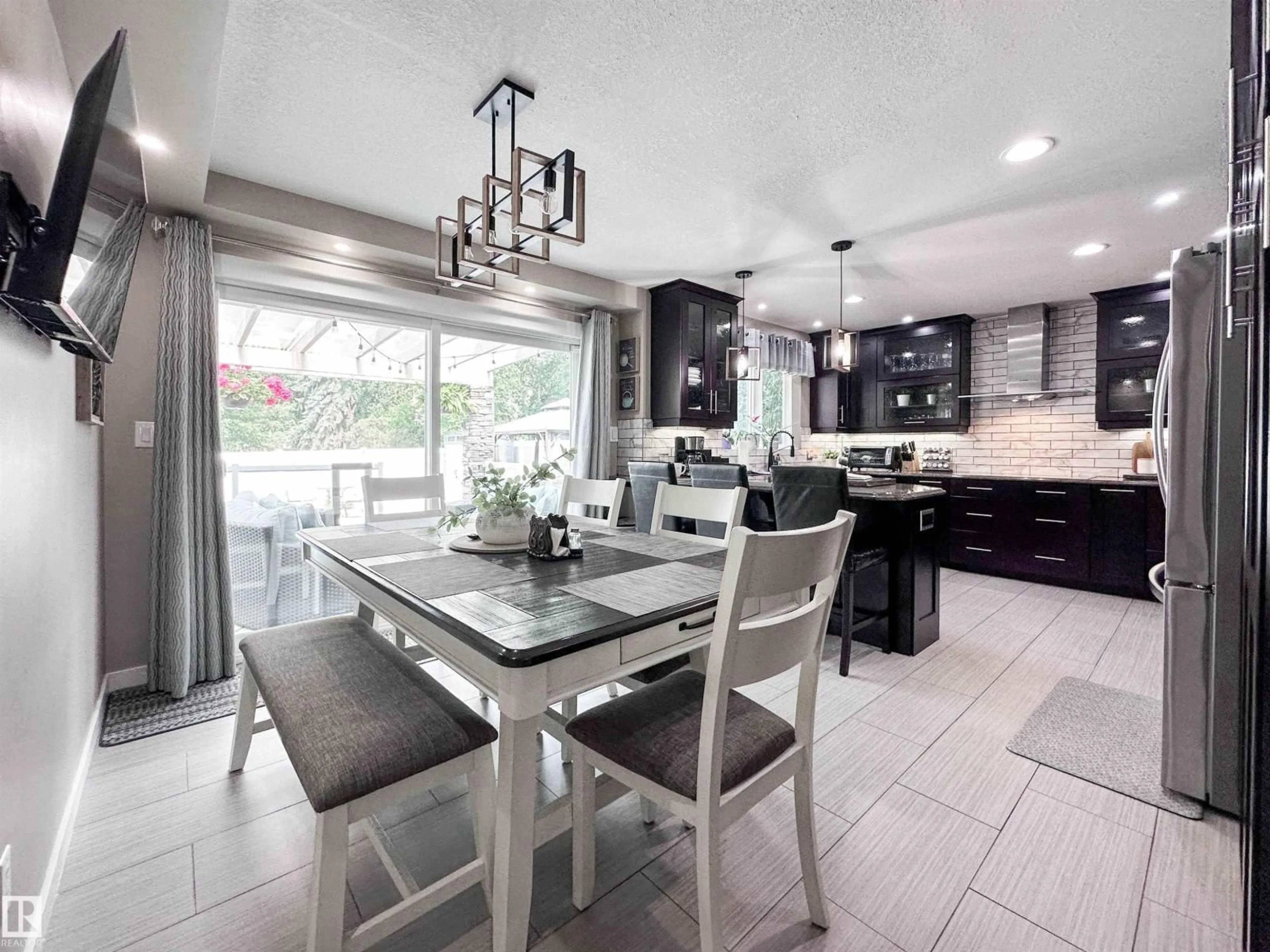 Contemporary kitchen, ceramic/tile floor for 71 LANCASTER CR, St. Albert Alberta T8N2N9