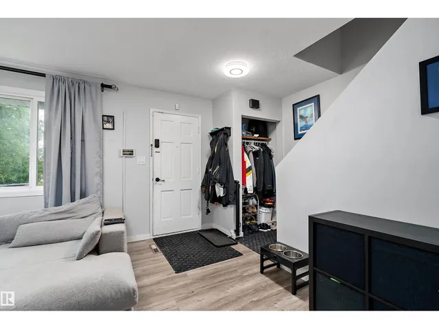 11439 39 AV, Edmonton 4