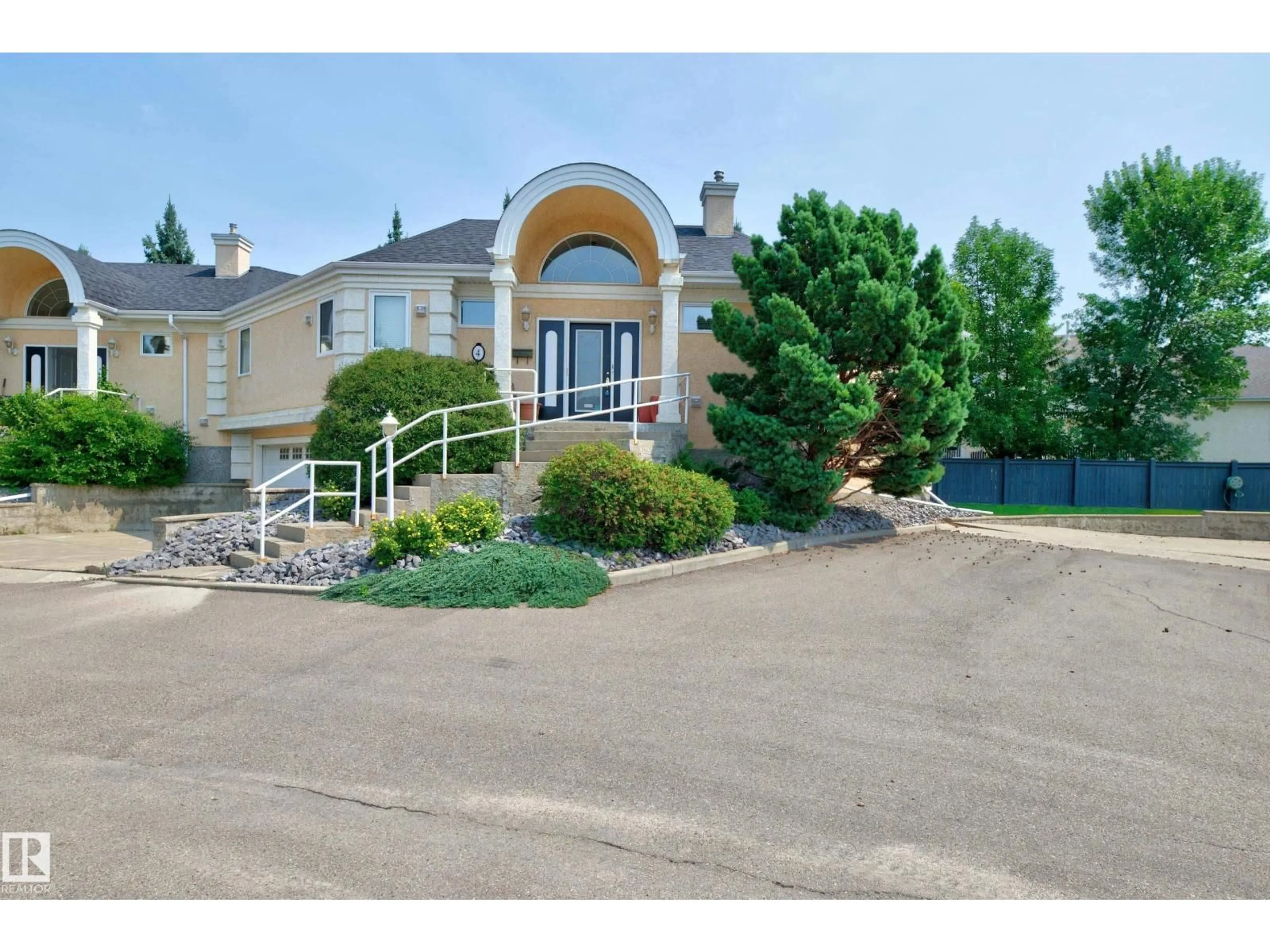 Unknown for #4 - 11809 9B AV, Edmonton Alberta T6J7B6