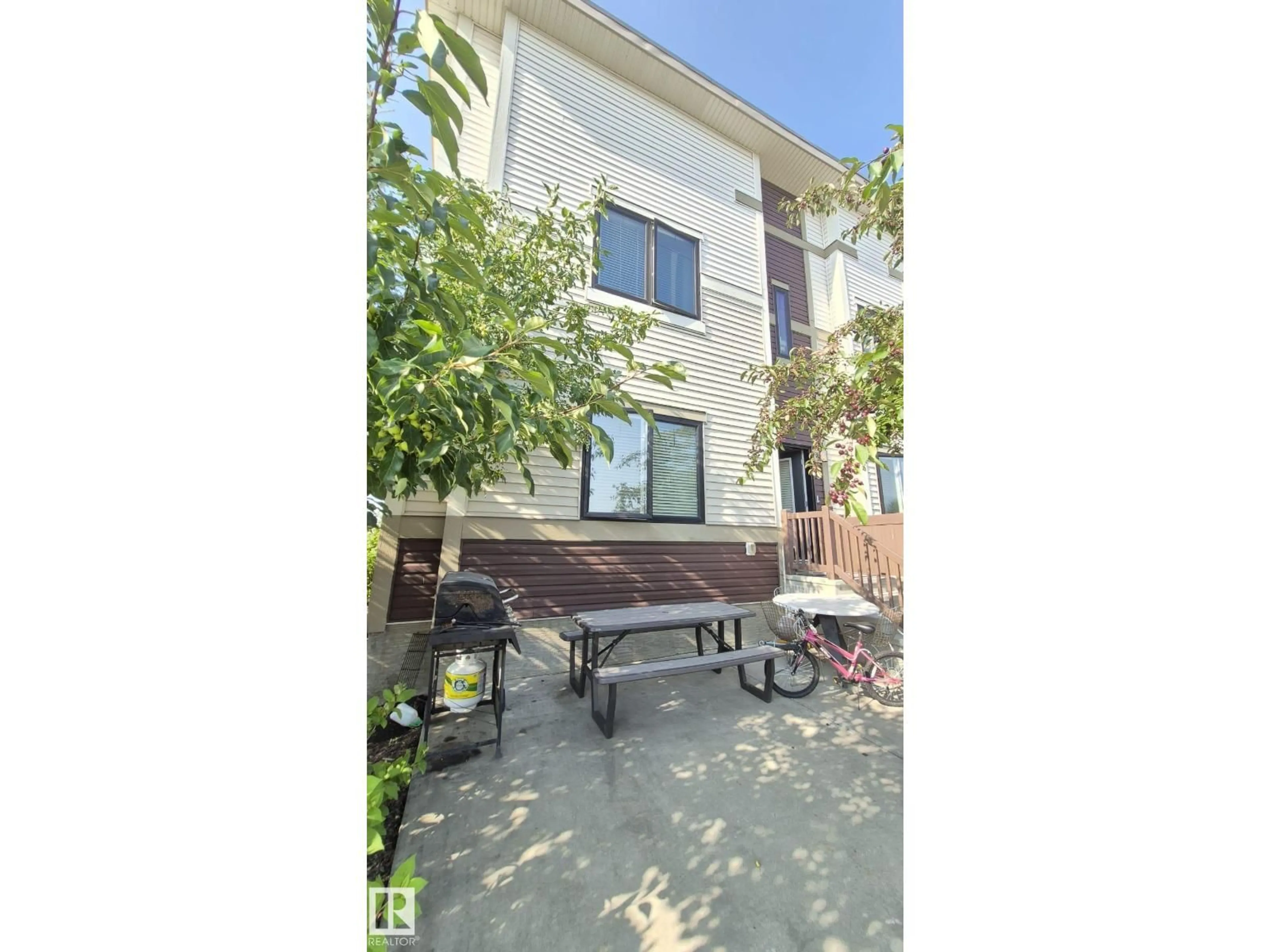 Patio, street for #9 - 804 WELSH DR, Edmonton Alberta T6X1Y8