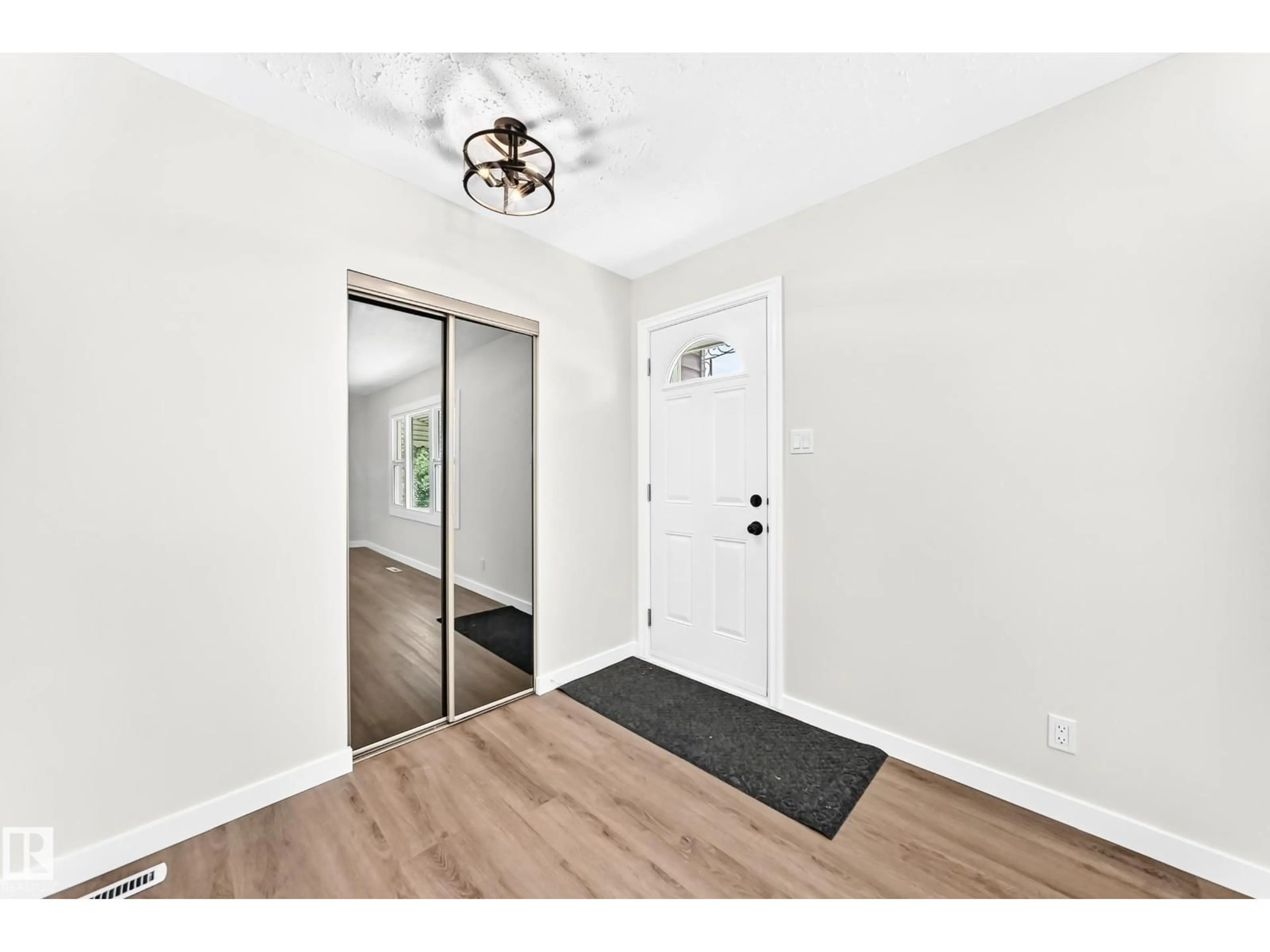 Indoor entryway for 12819 107 ST, Edmonton Alberta T5E4V4