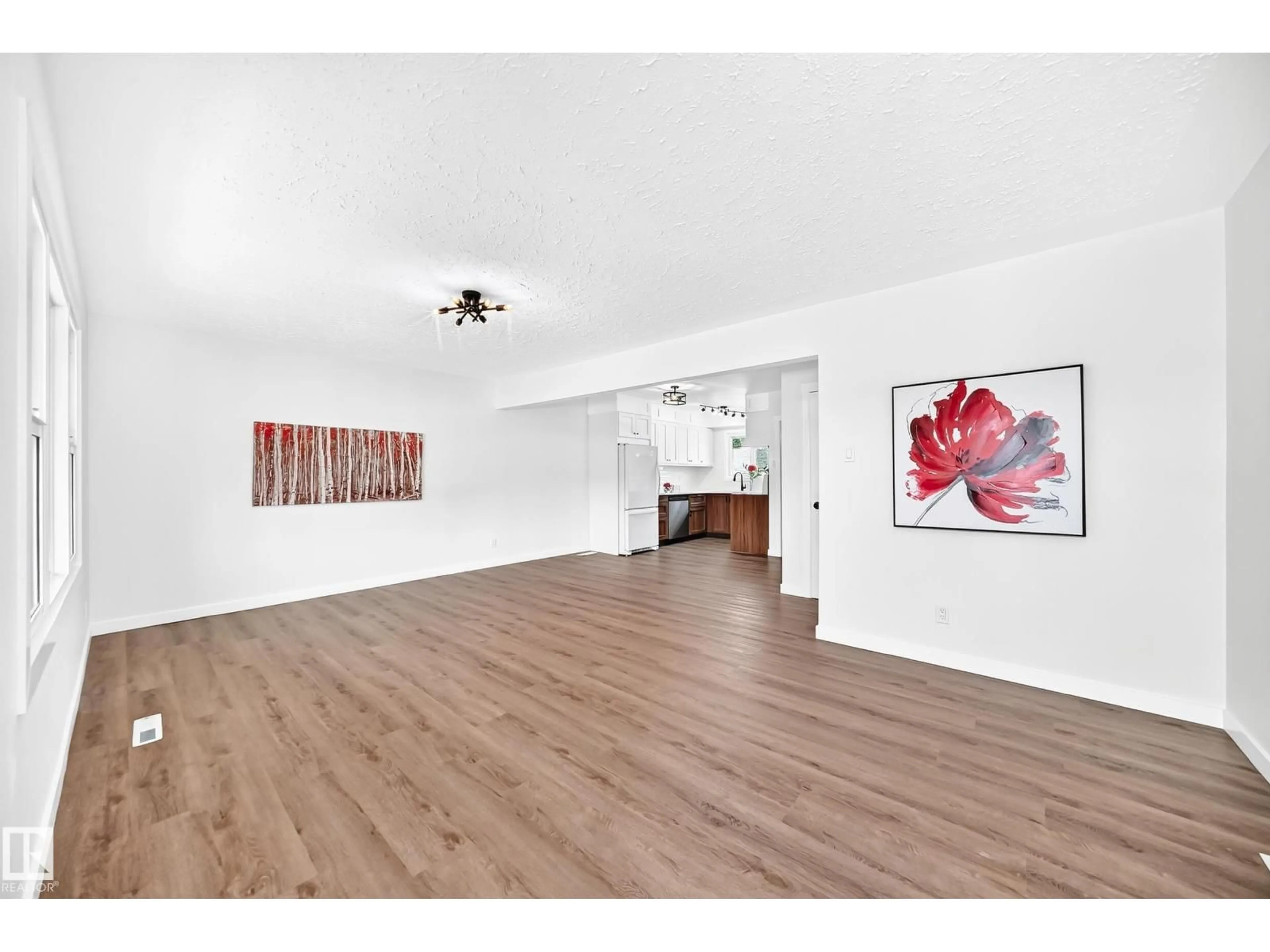 Unknown for 12819 107 ST, Edmonton Alberta T5E4V4