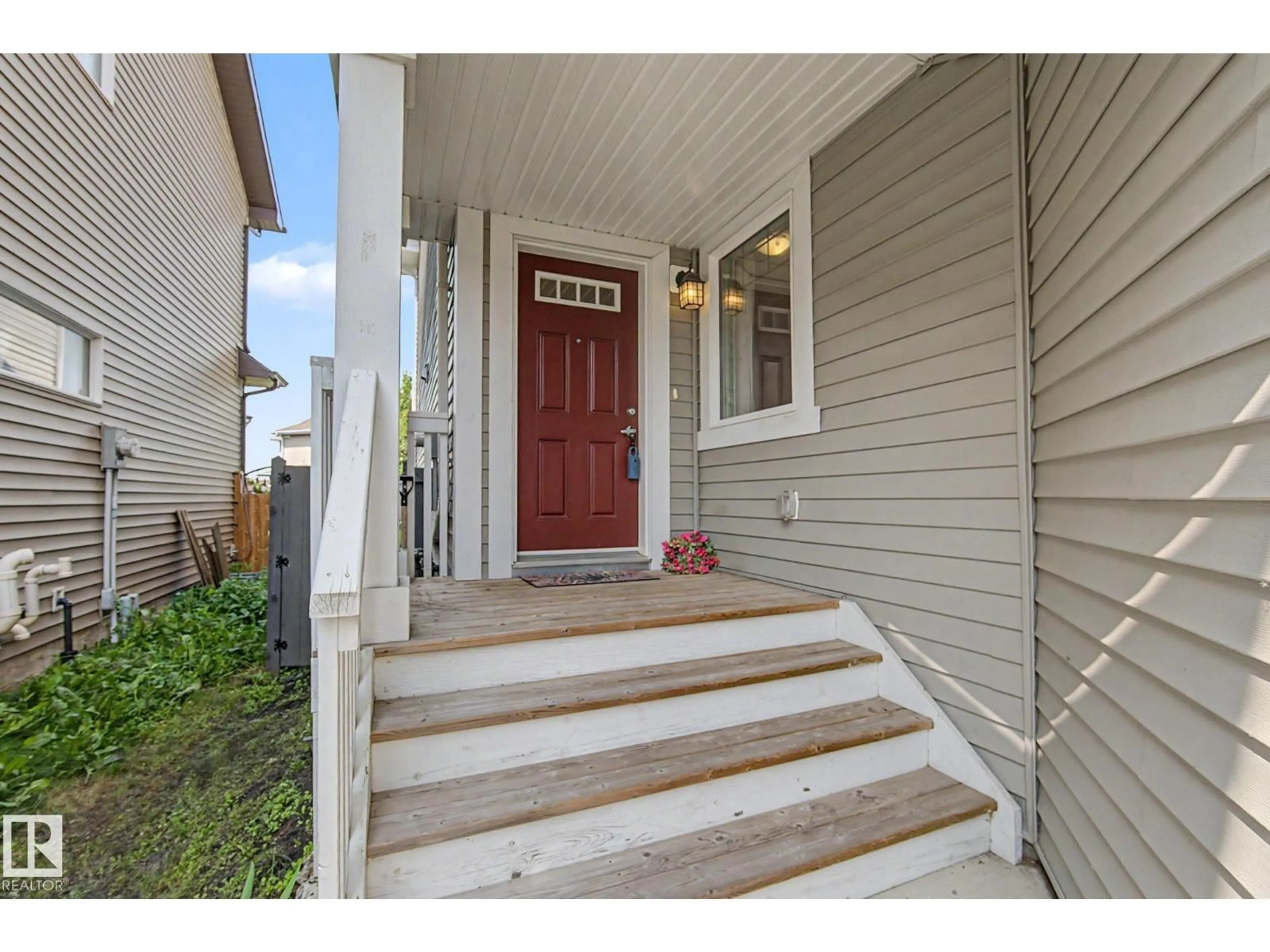 Indoor entryway for NW - 17304 73 ST, Edmonton Alberta T5Z0L3