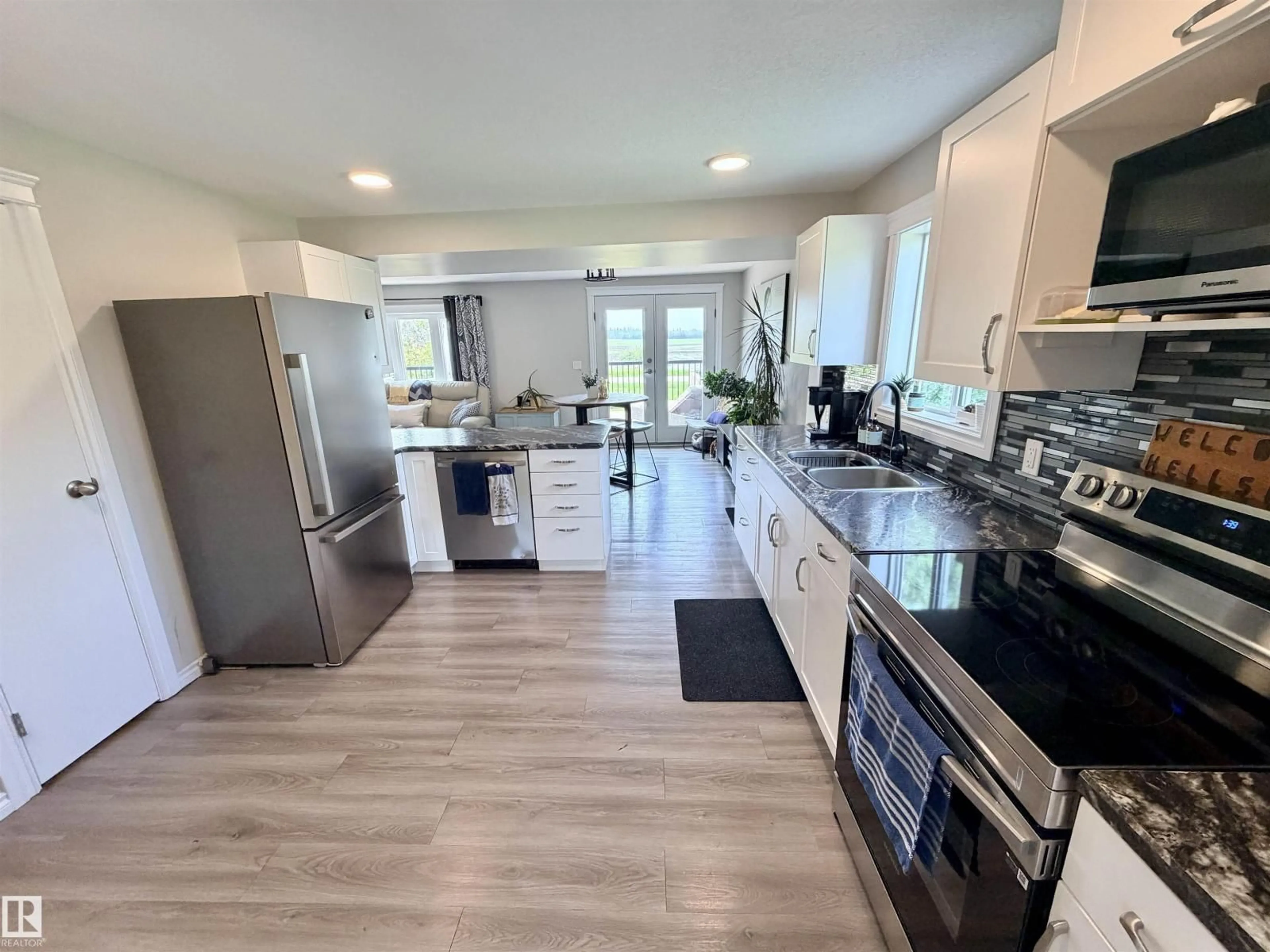 Open concept kitchen, ceramic/tile floor for 58571 RR 90, Rural St. Paul County Alberta T0A3A0