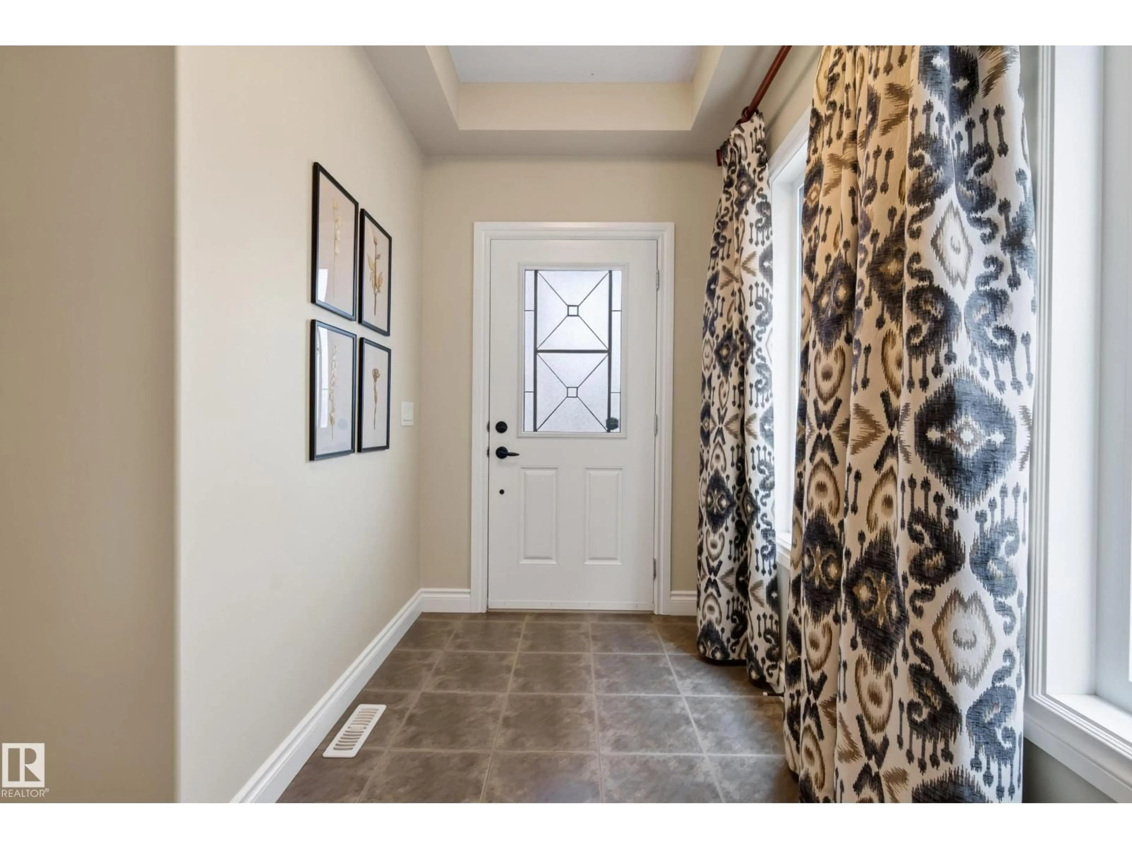 Indoor entryway for 17163 47 ST, Edmonton Alberta T5Y3P4