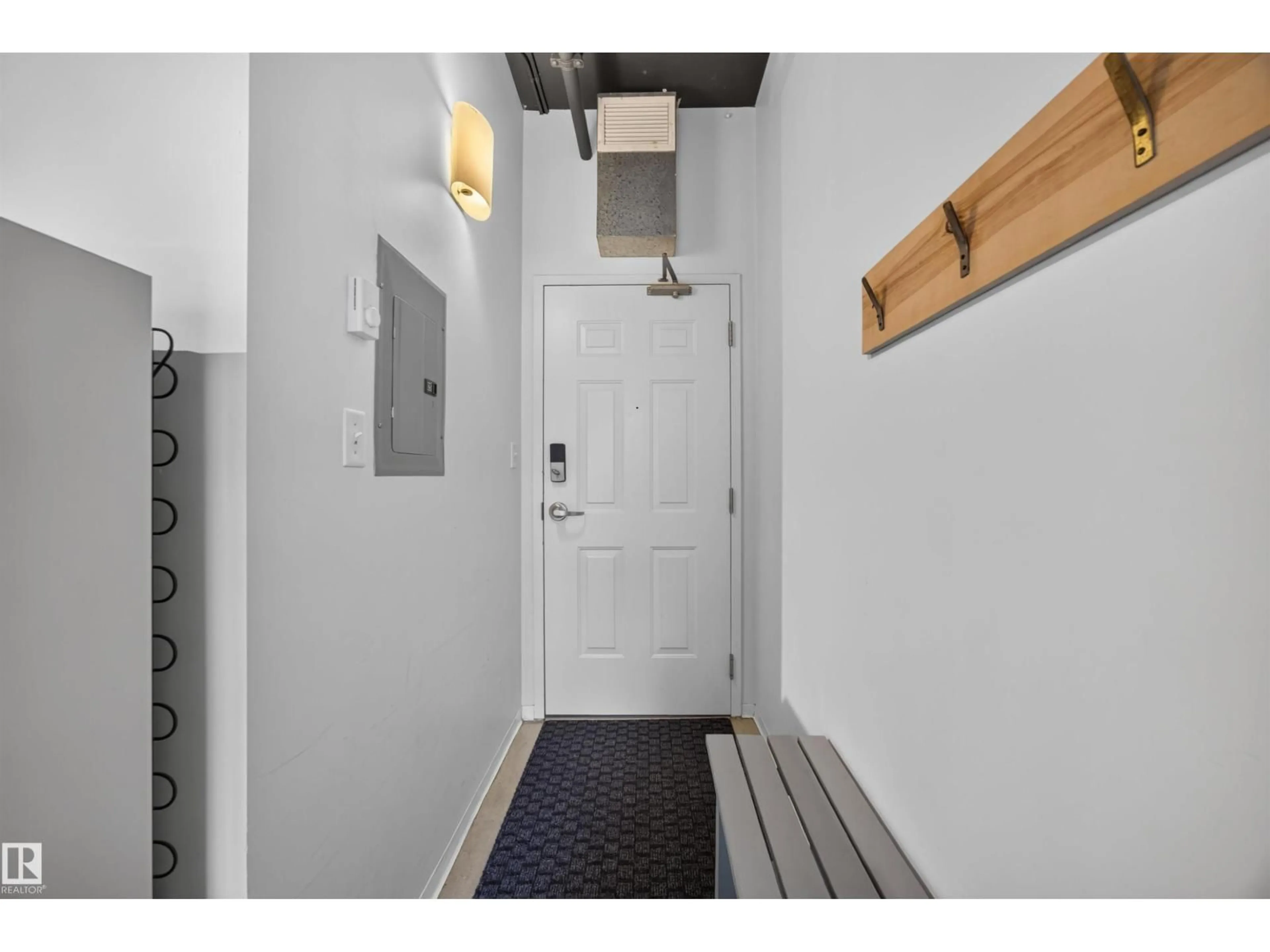 Indoor entryway for 10024 - 805 JASPER AV, Edmonton Alberta T5J1R9
