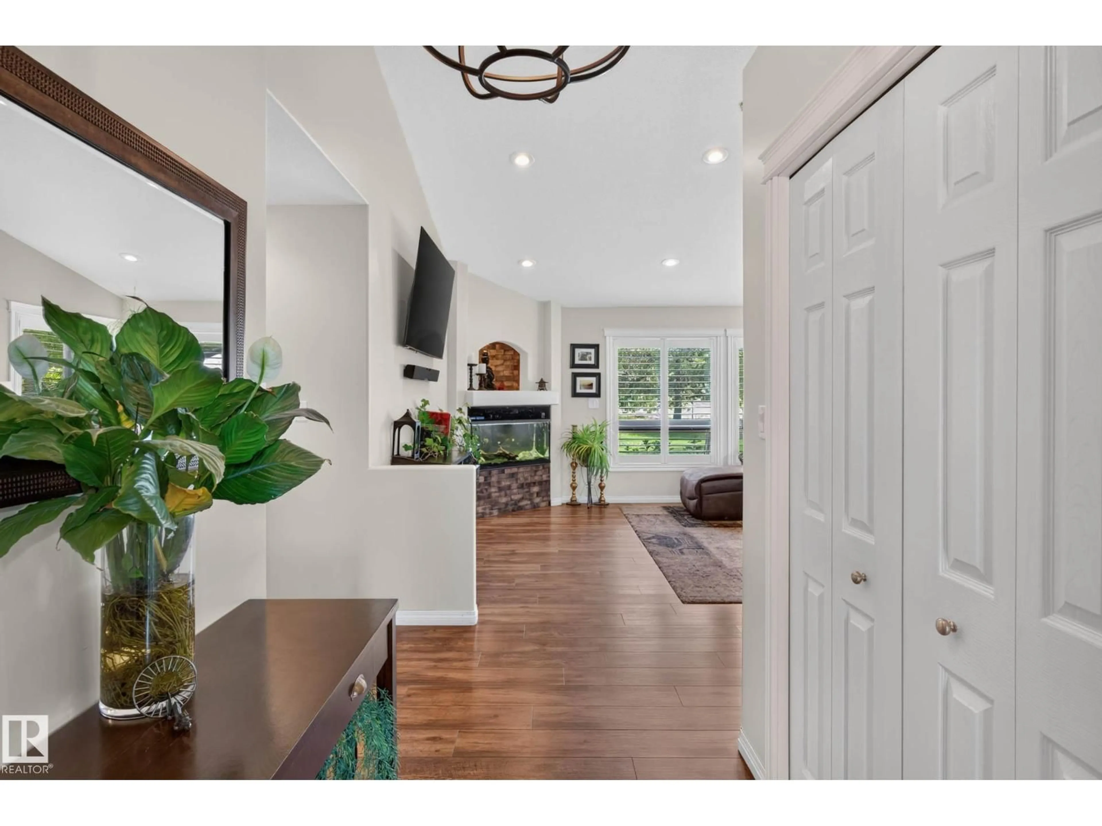 Indoor entryway for 15 - 52001 RGE ROAD 275, Rural Parkland County Alberta T7X3V2