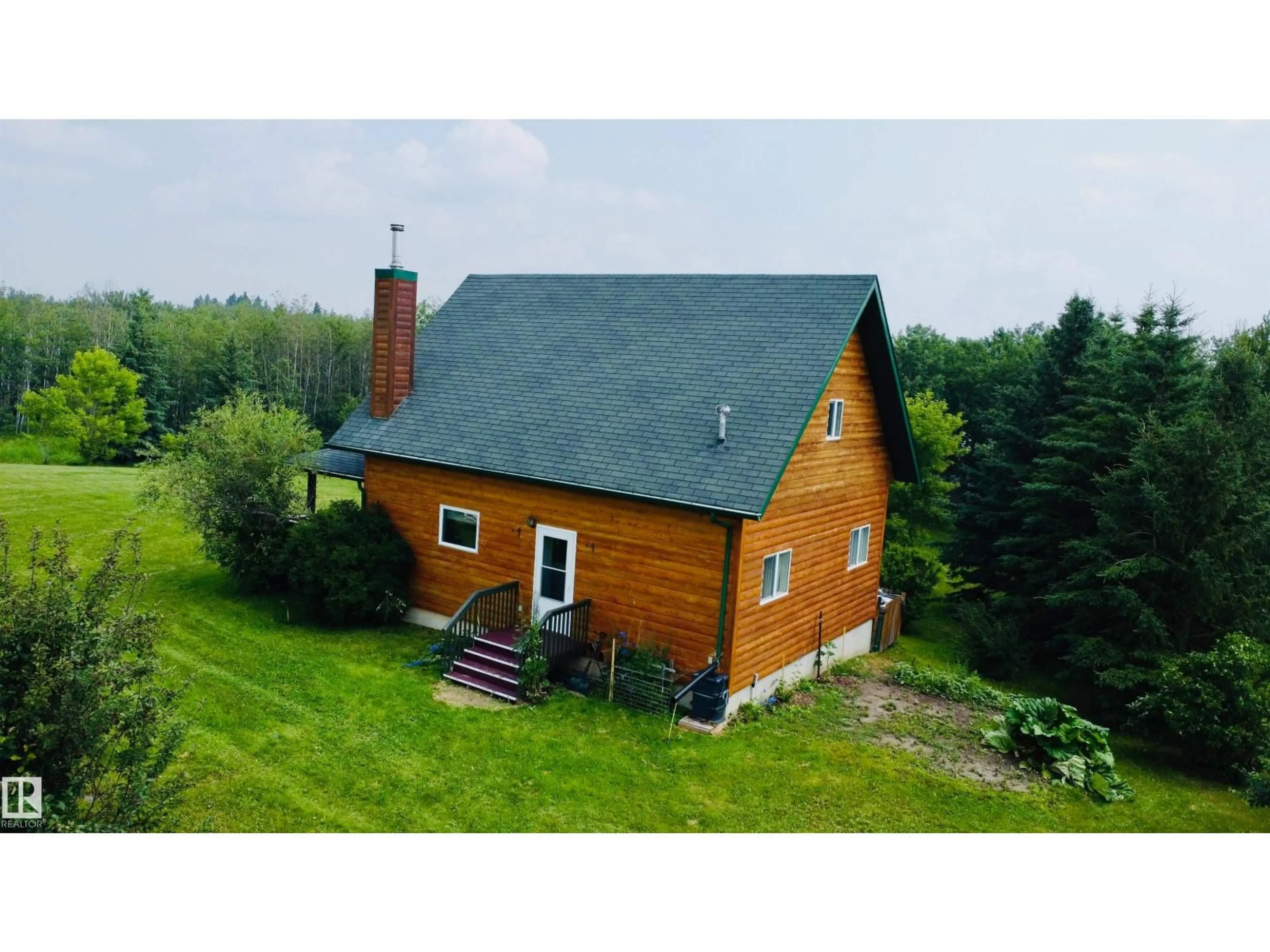 A pic from outside/outdoor area/front of a property/back of a property/a pic from drone, building for 111 - 119 RNG RD, Rural St. Paul County Alberta T0A3A0