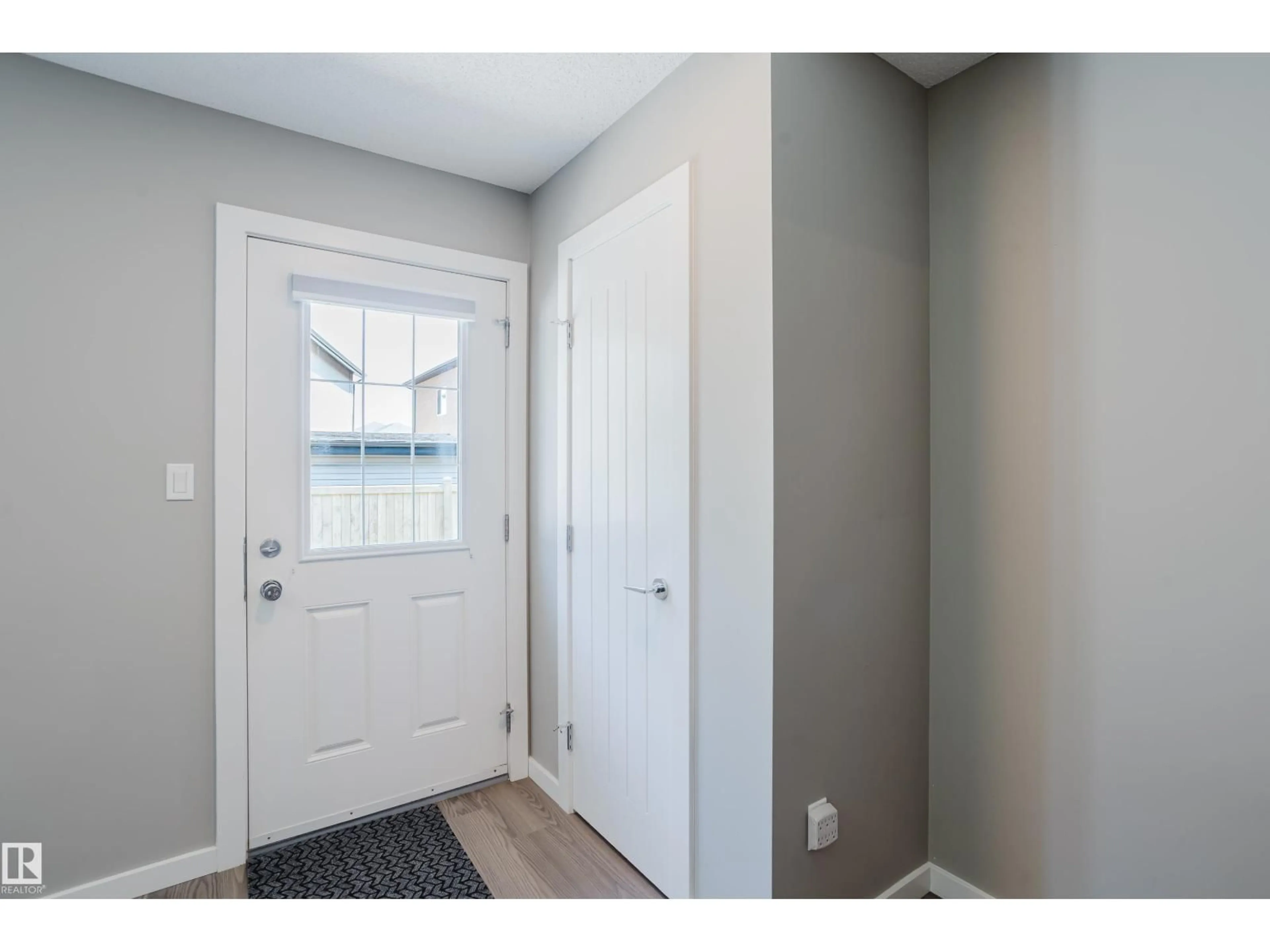 Indoor entryway for #28 - 2215 24 ST, Edmonton Alberta T6T1A6