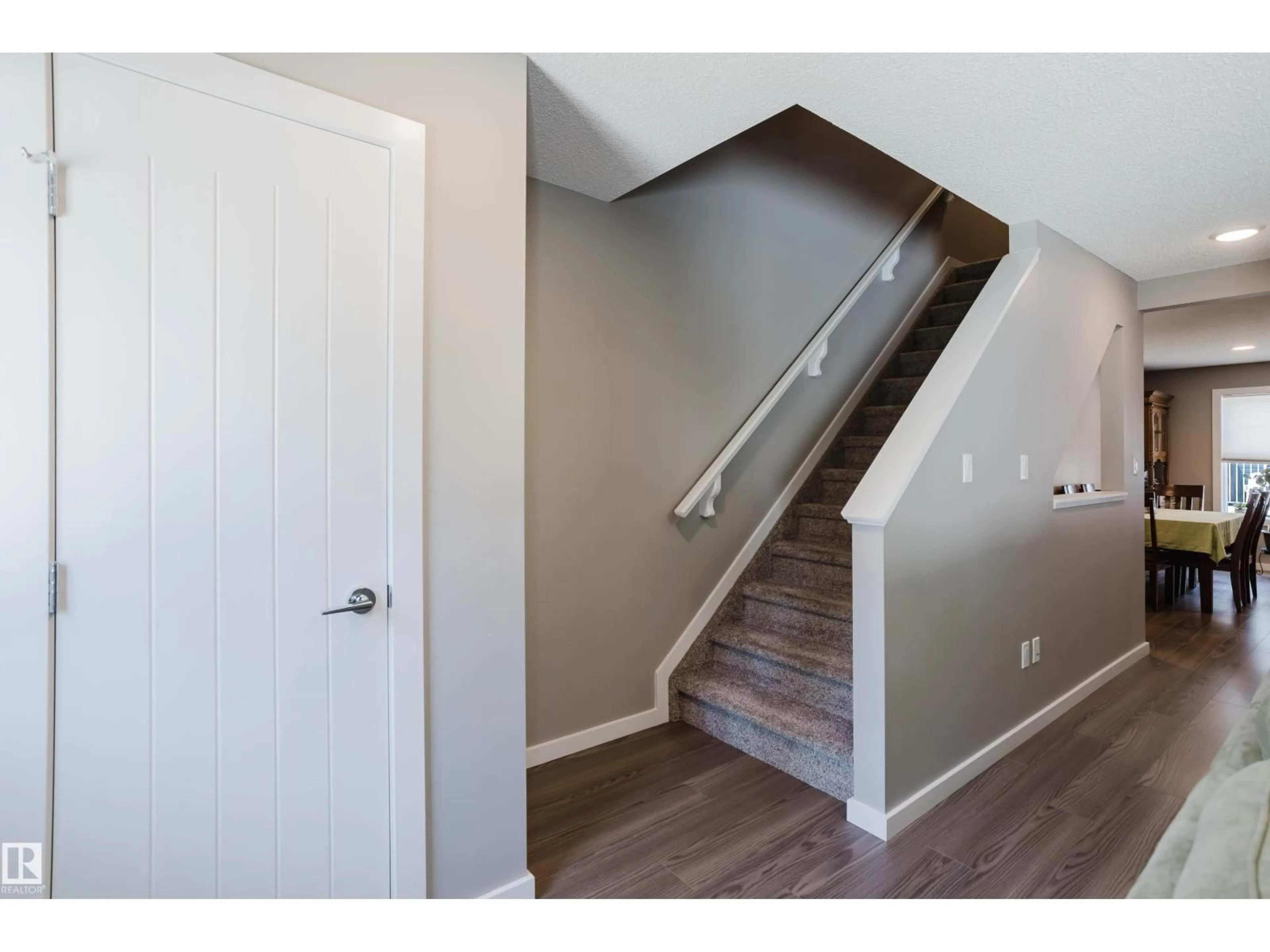Indoor entryway for #28 - 2215 24 ST, Edmonton Alberta T6T1A6