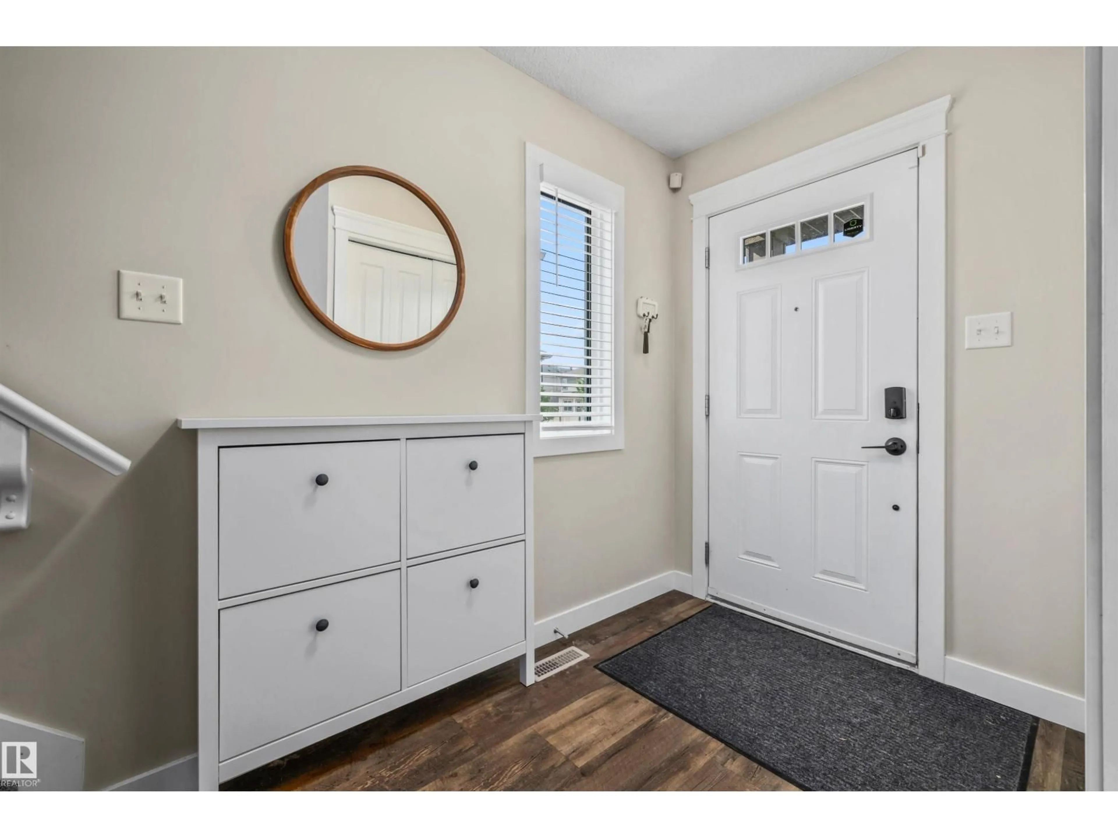 Indoor entryway for 70 WOODBRIDGE LI, Fort Saskatchewan Alberta T8L0H4