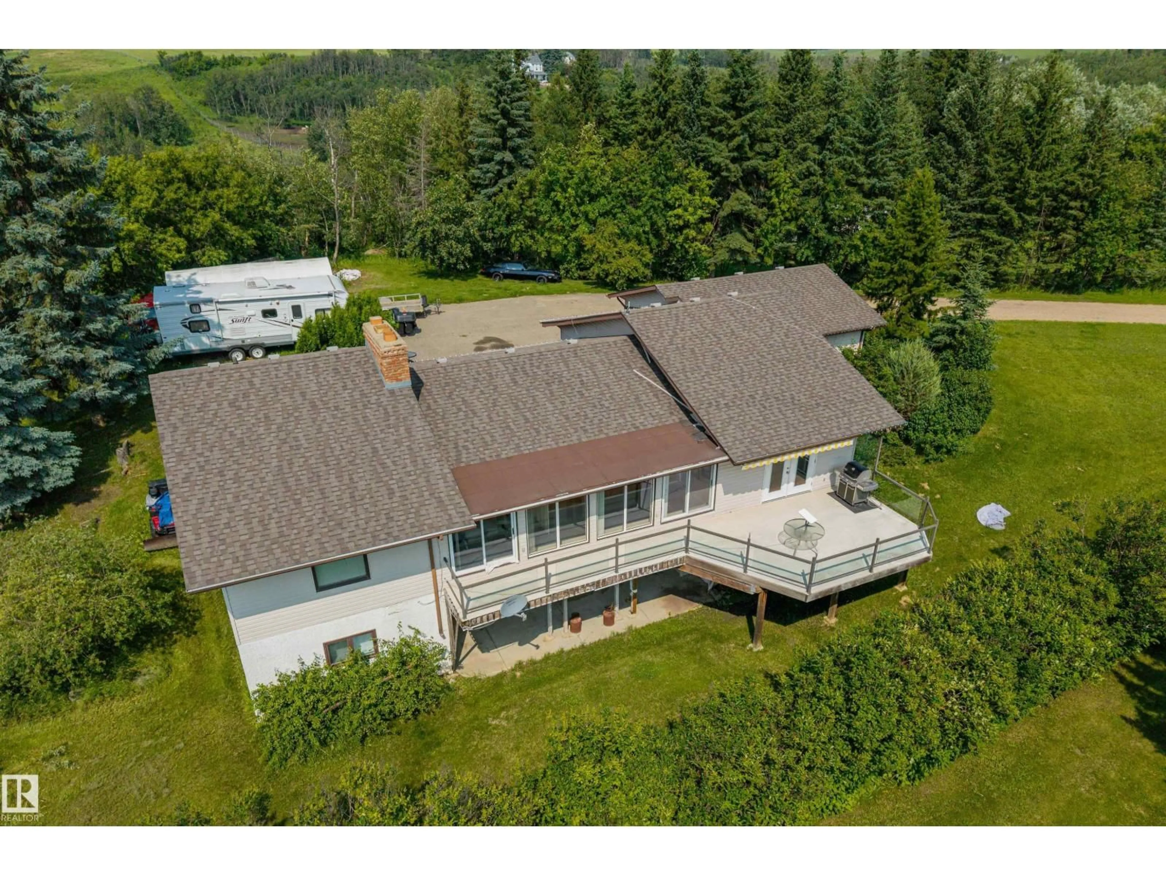 A pic from outside/outdoor area/front of a property/back of a property/a pic from drone, building for 24119 - 19 TWP ROAD 554, Rural Sturgeon County Alberta T8T1X7