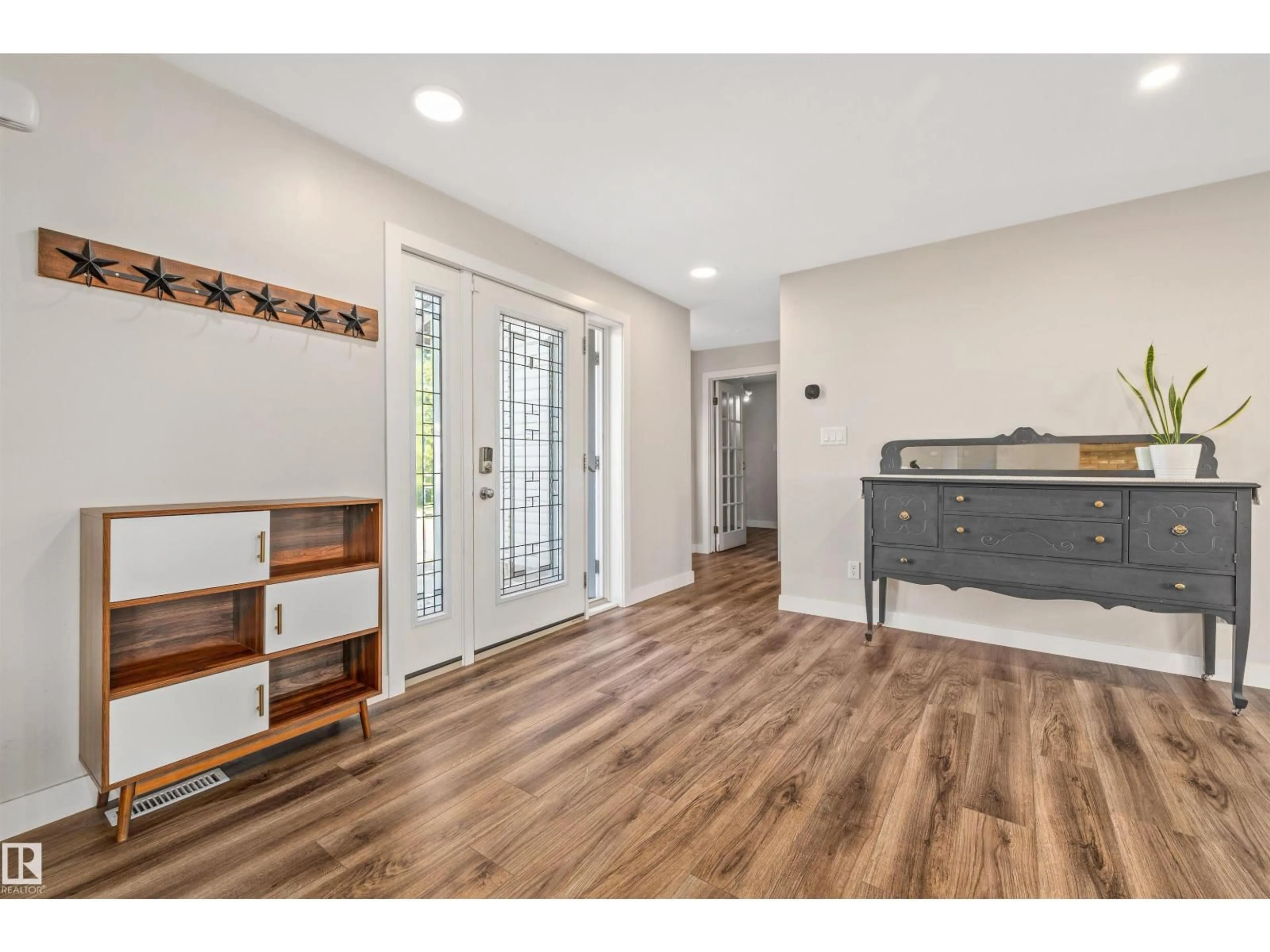 Indoor entryway for 24119 - 19 TWP ROAD 554, Rural Sturgeon County Alberta T8T1X7