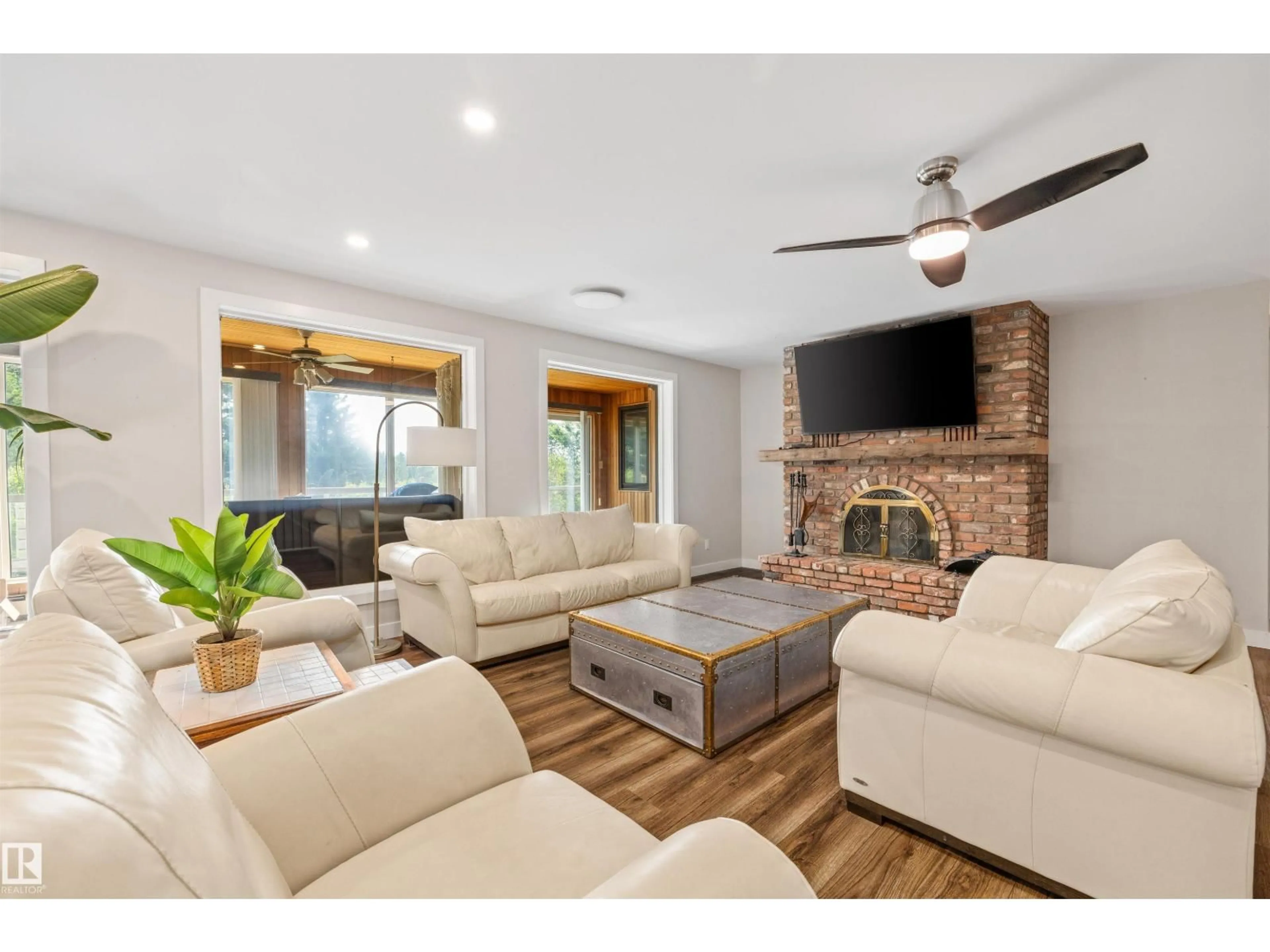 Living room with furniture, unknown for 24119 - 19 TWP ROAD 554, Rural Sturgeon County Alberta T8T1X7