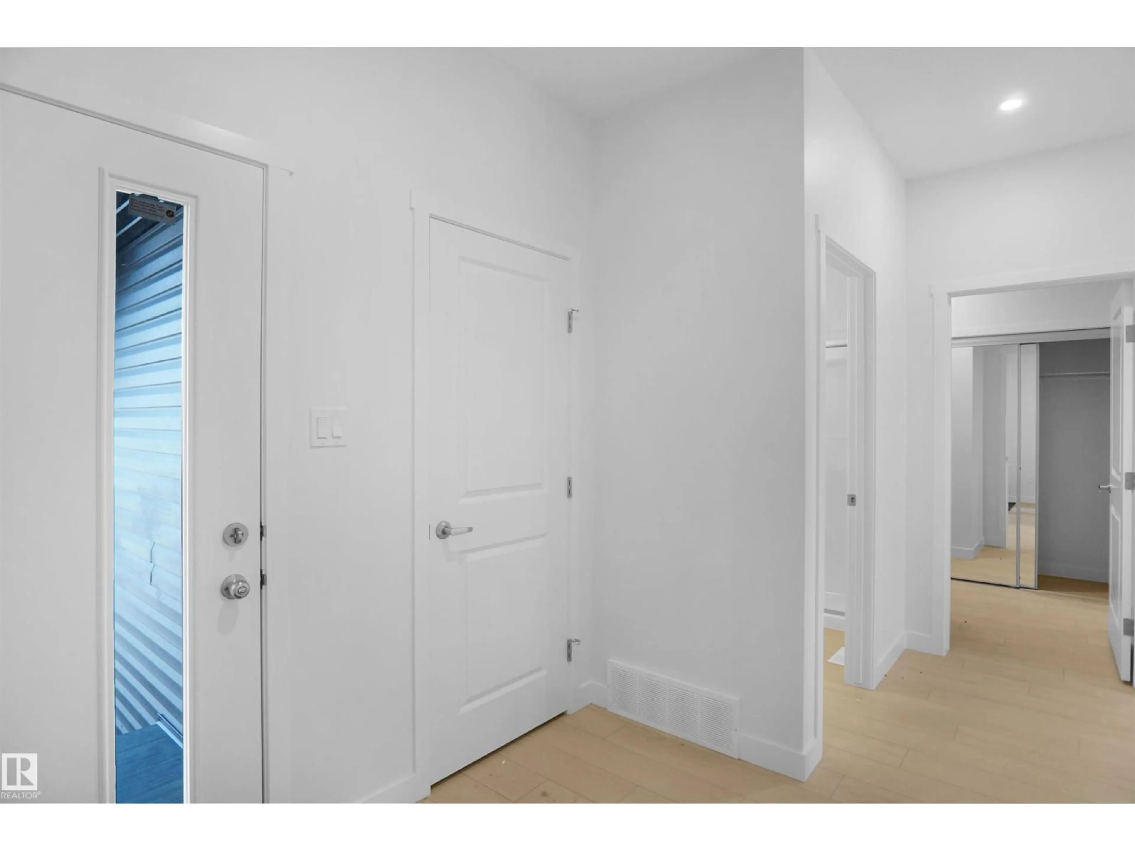 Indoor entryway for NW - 2204 194 ST, Edmonton Alberta T6M3J2