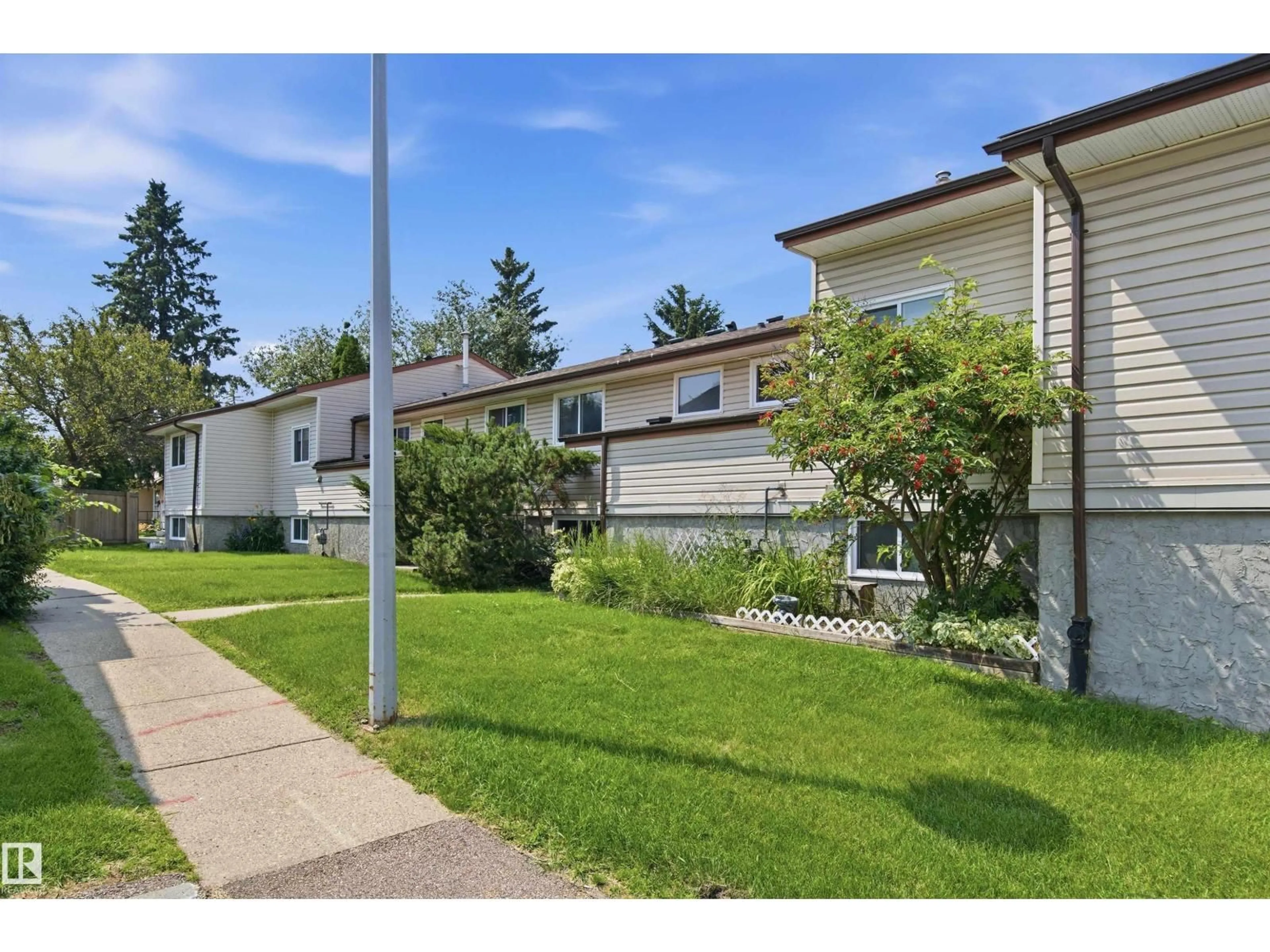 Patio, street for 1749 LAKEWOOD RD, Edmonton Alberta T6K3B8