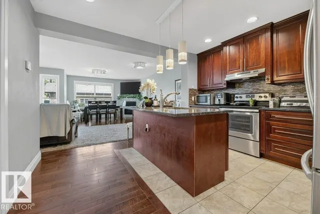 10724 72 AV, Edmonton 5