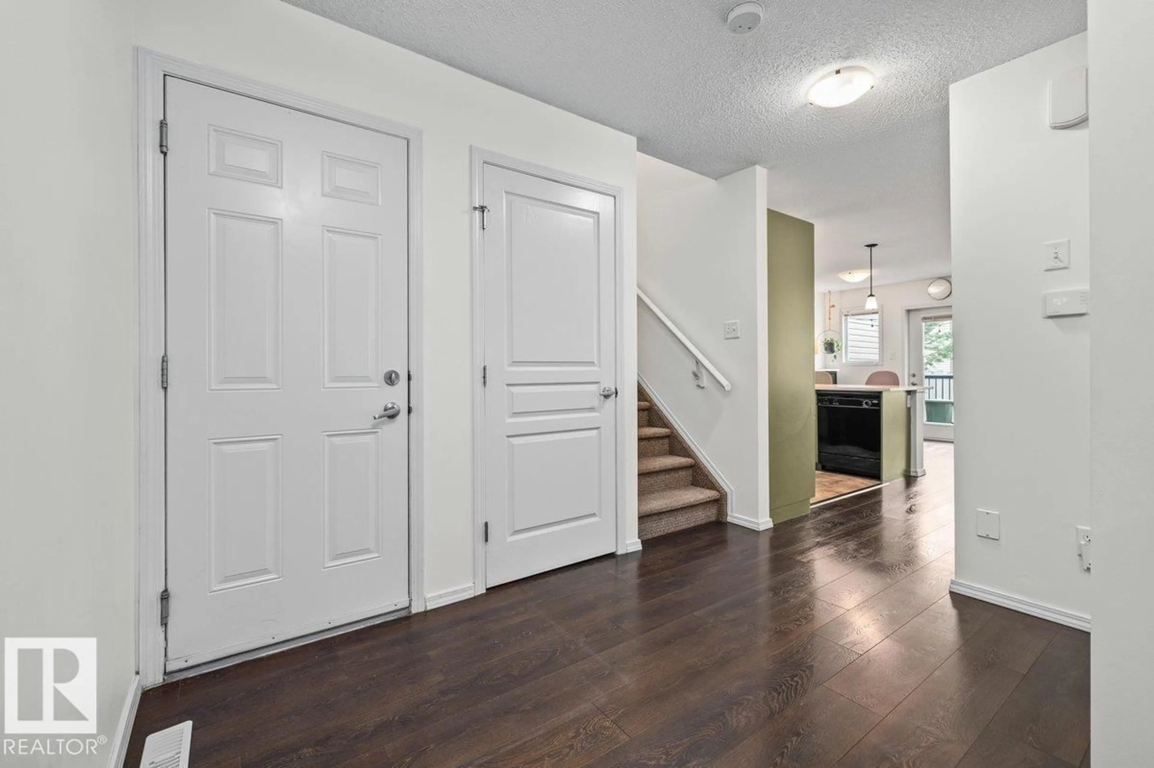 Indoor entryway for NW - 17020 78A ST, Edmonton Alberta T5Z0C8