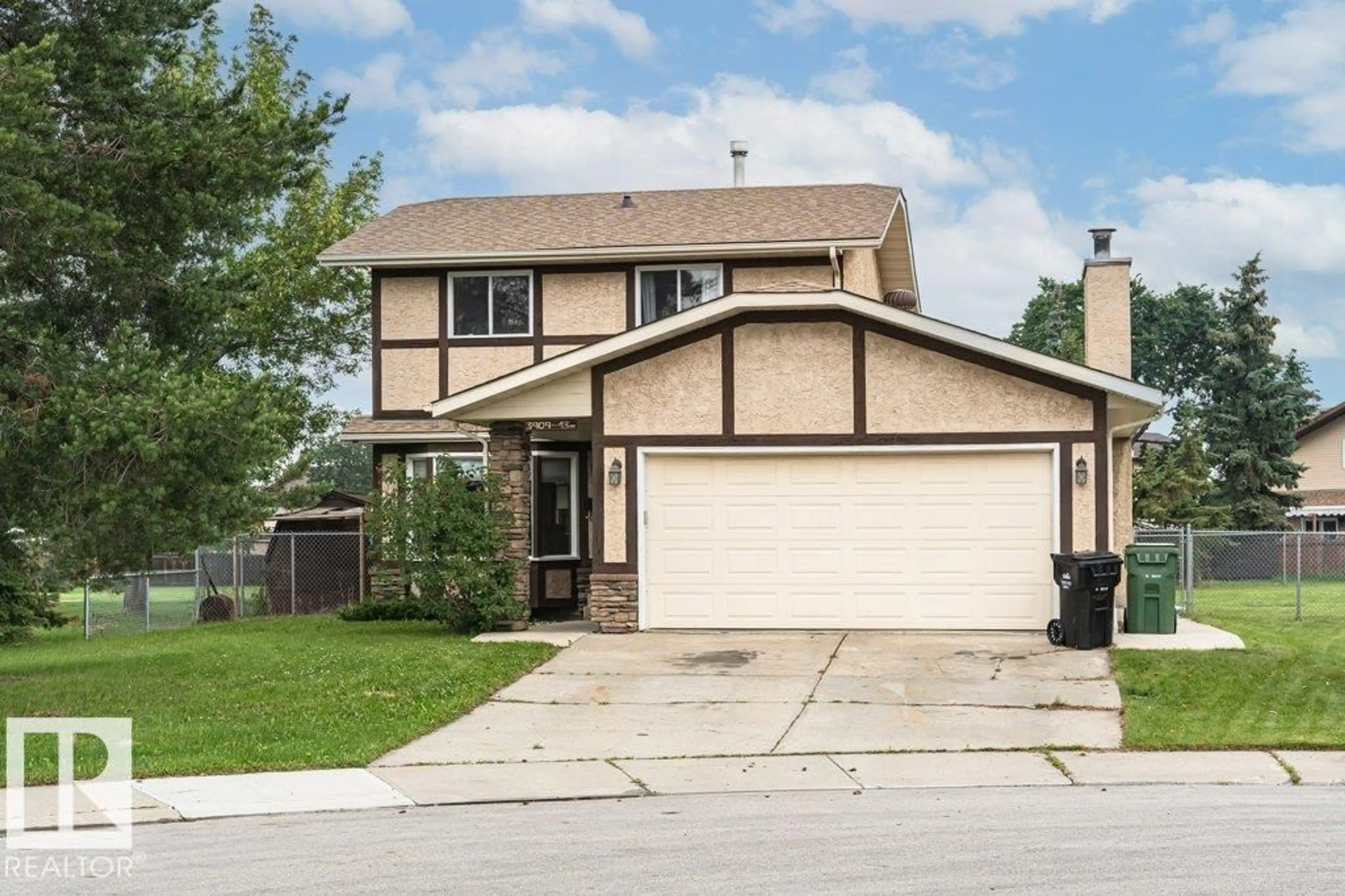Home with vinyl exterior material, street for 3909 43 AV, Leduc Alberta T9E4V6