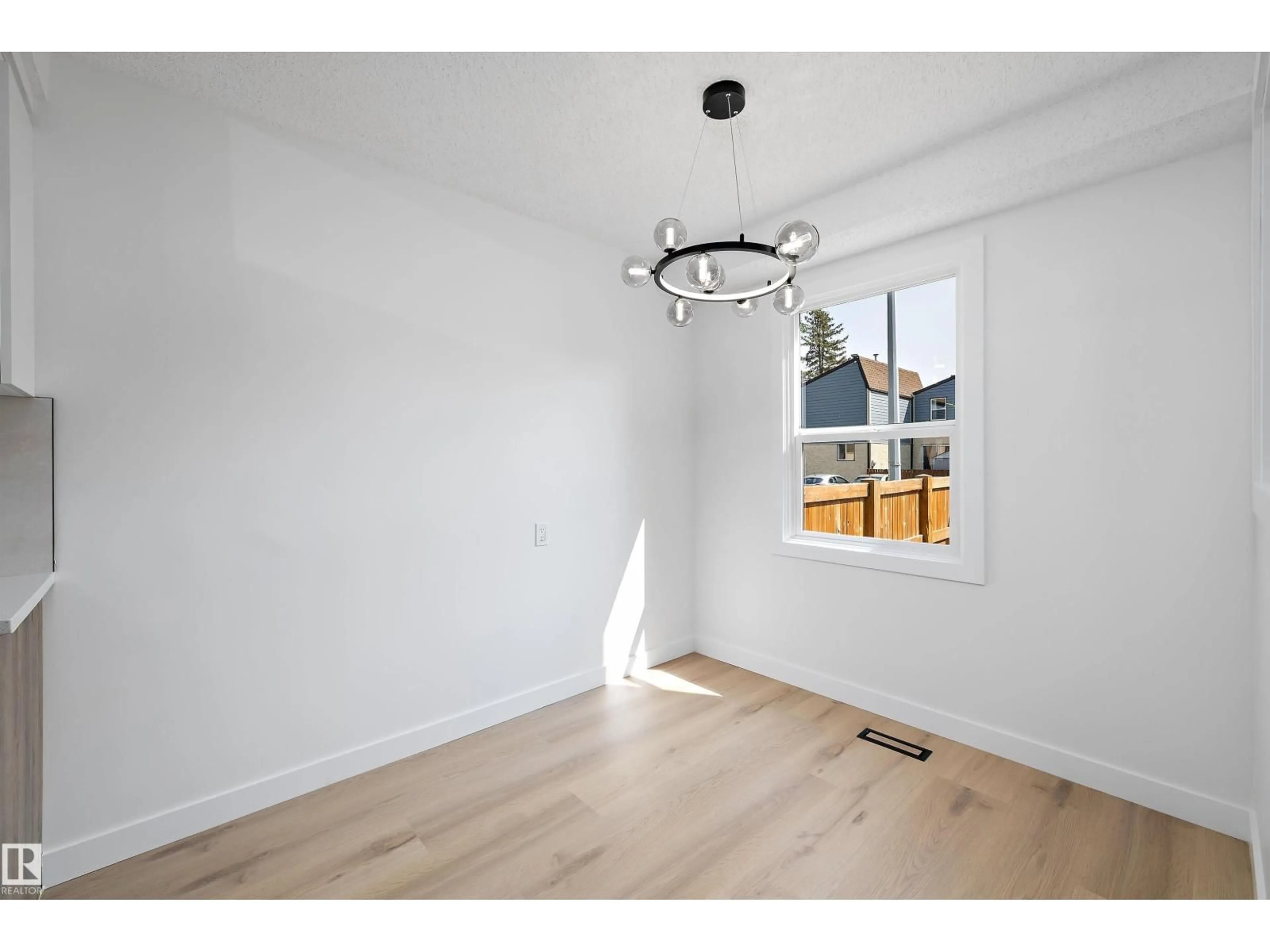 A pic of a room for 84 WILLOWDALE PLACE, Edmonton Alberta T5T1Z4