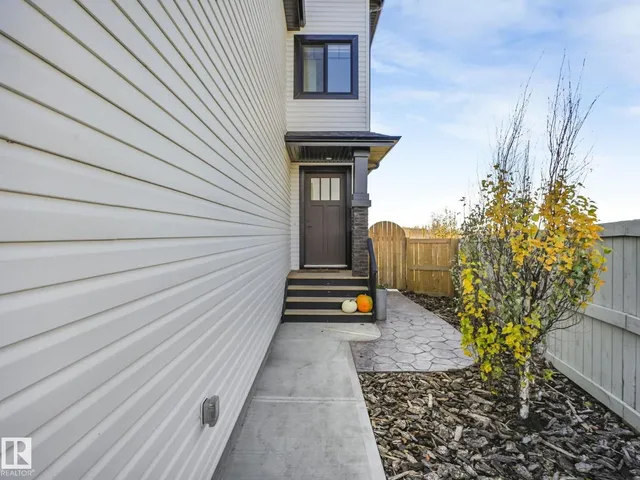6613 62 AV, Beaumont 4