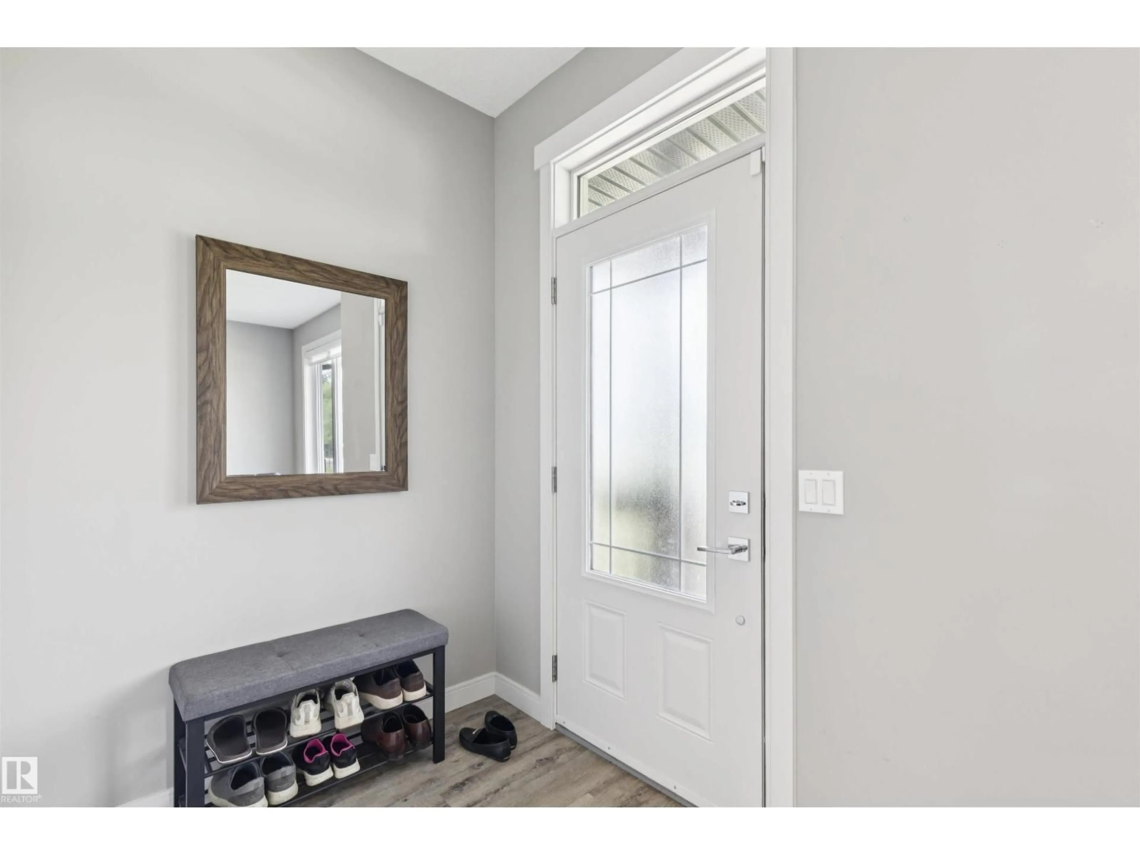 Indoor entryway for 11226 122 ST, Edmonton Alberta T5M0B7