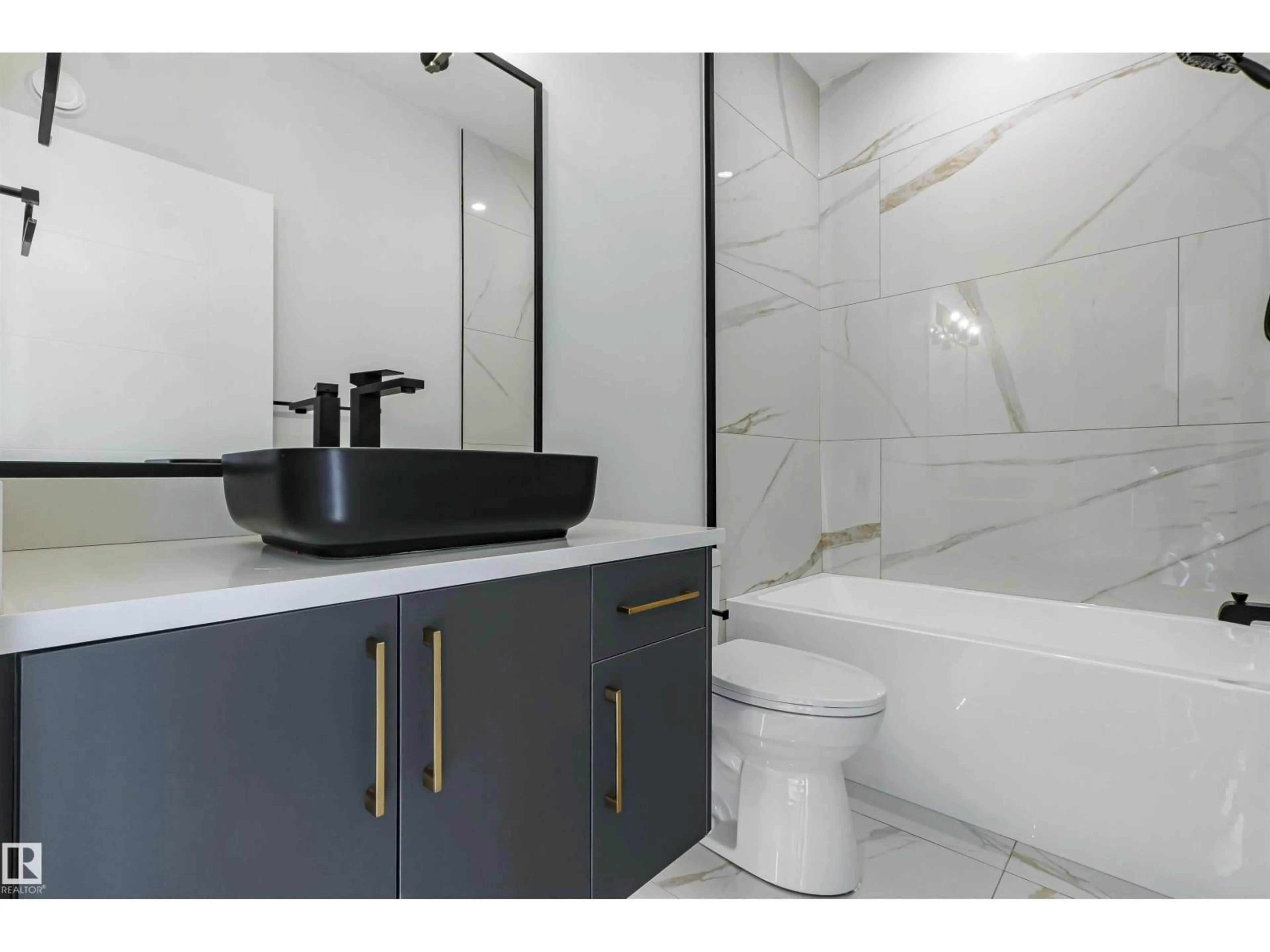 Standard bathroom, ceramic/tile floor for 6363 17 ST, Rural Leduc County Alberta T4X0H6