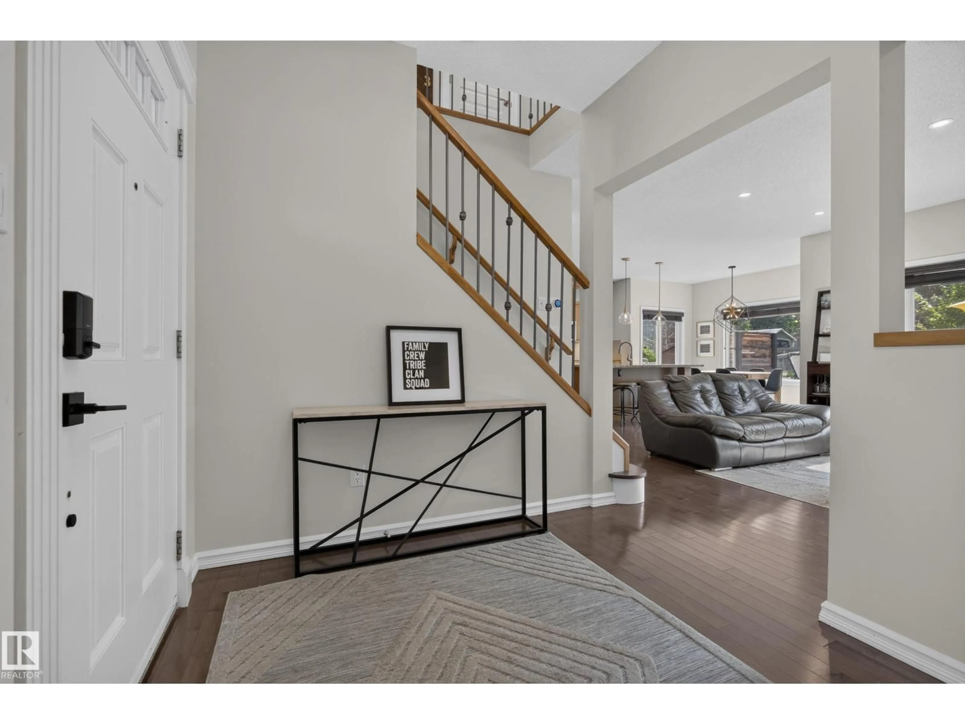 Indoor entryway for 424 CASCADE CR, Sherwood Park Alberta T8H0N1