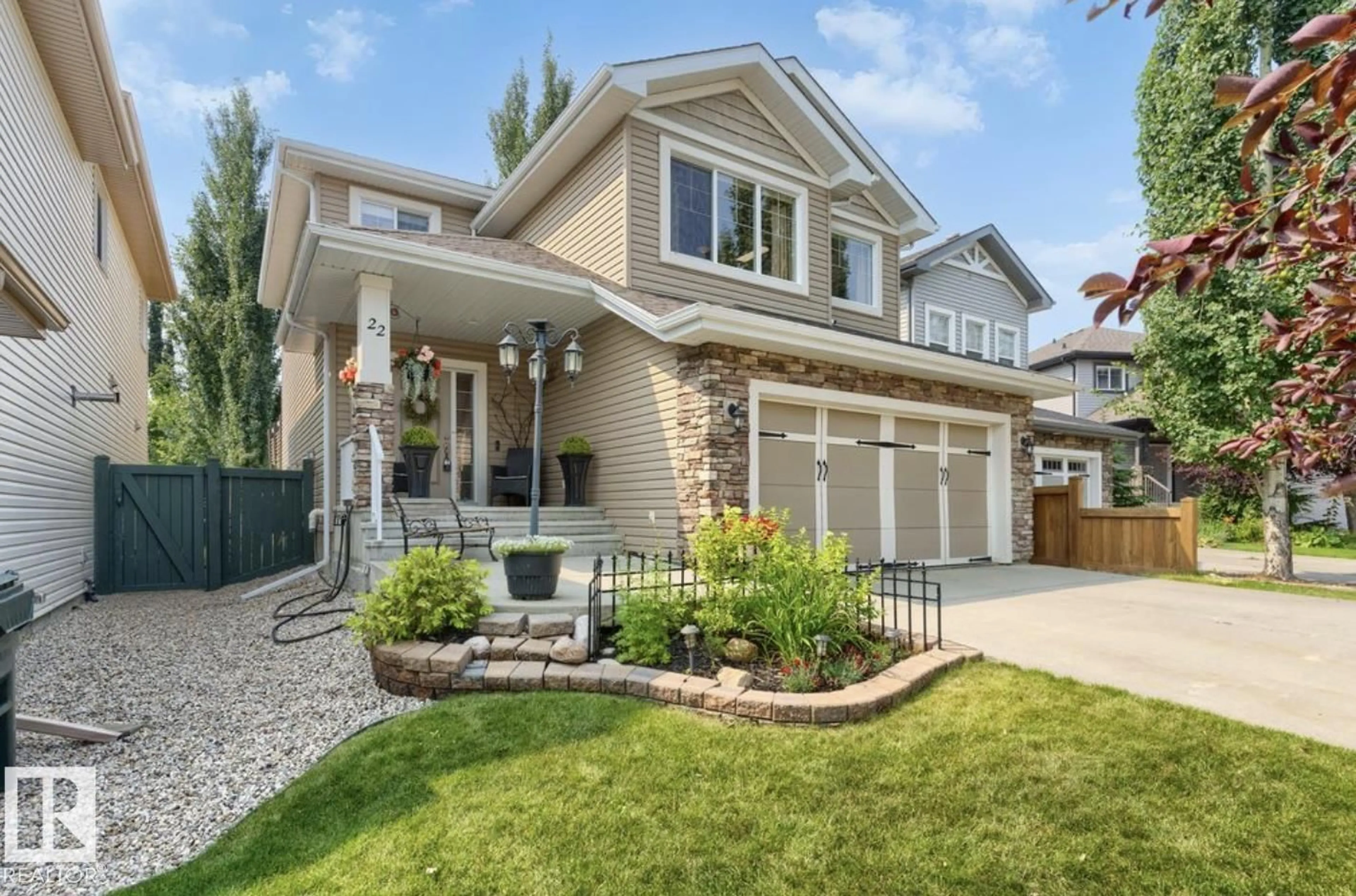 Home with vinyl exterior material, street for 22 VOLETA CT, Spruce Grove Alberta T7X0J8