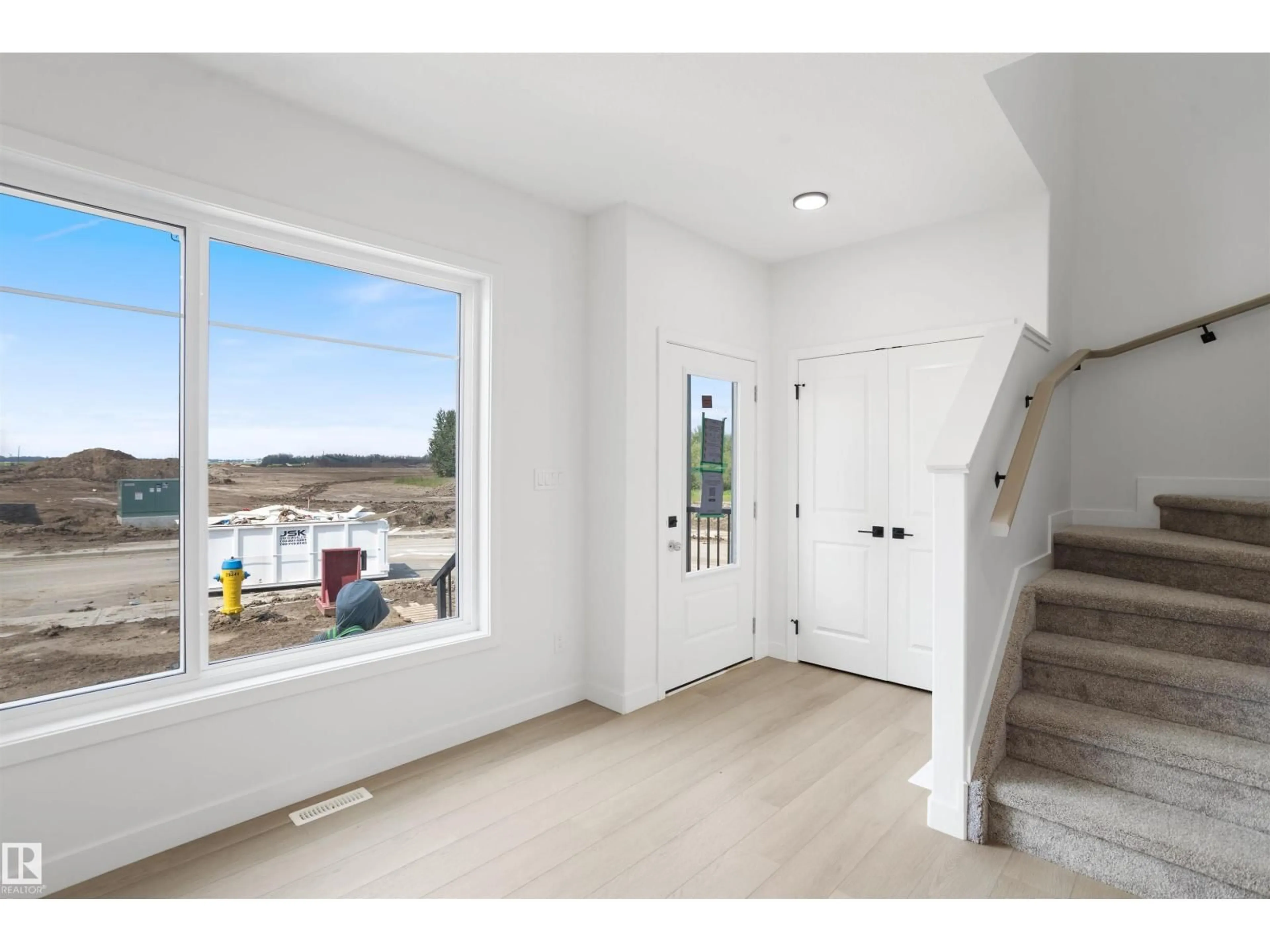 Indoor entryway for NW - 1563 211 ST, Edmonton Alberta T6M3P1