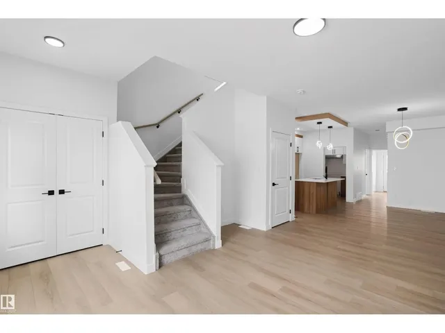 NW - 1563 211 ST, Edmonton 4