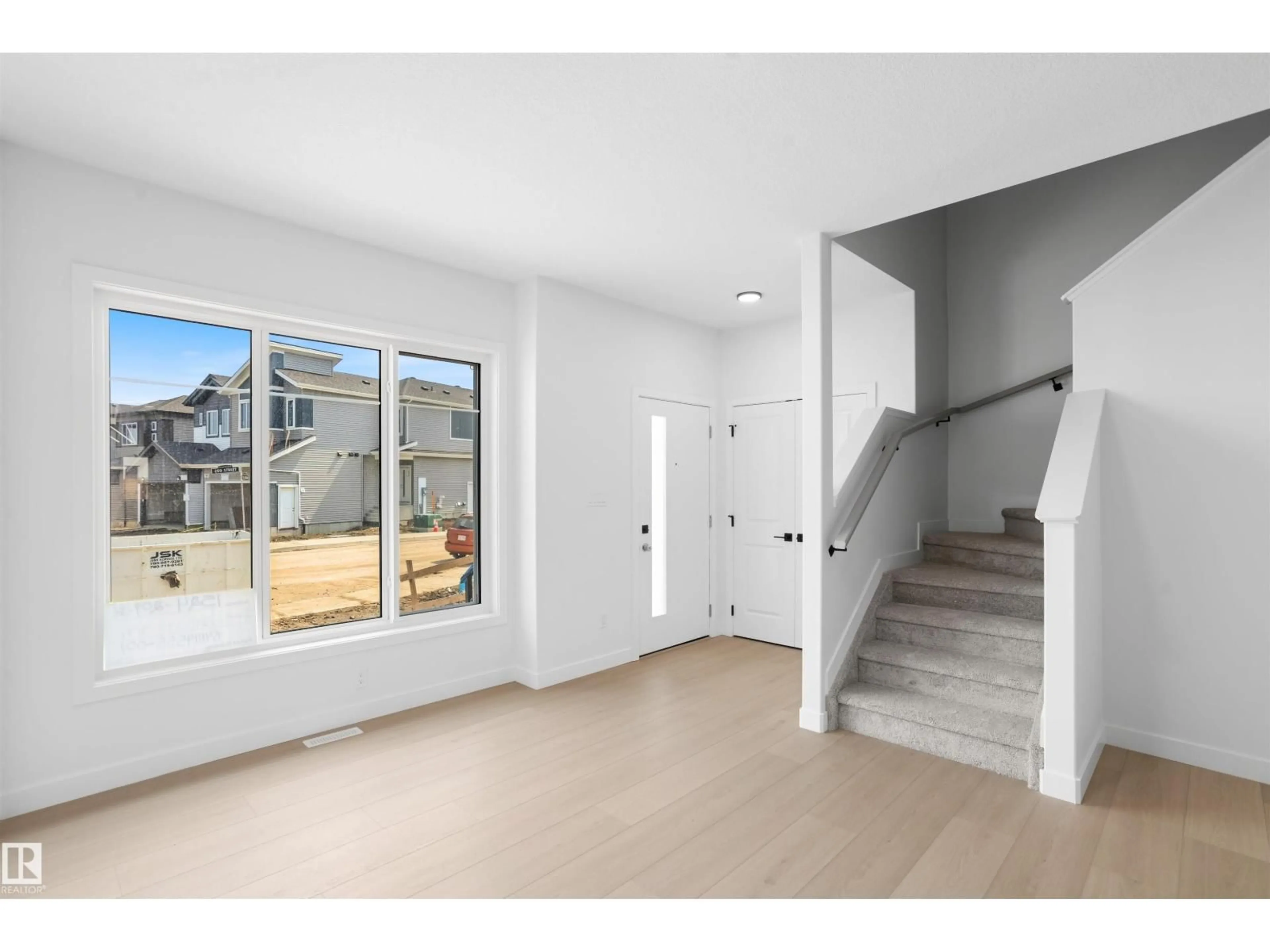Unknown for NW - 1524 209 ST, Edmonton Alberta T6M3N8
