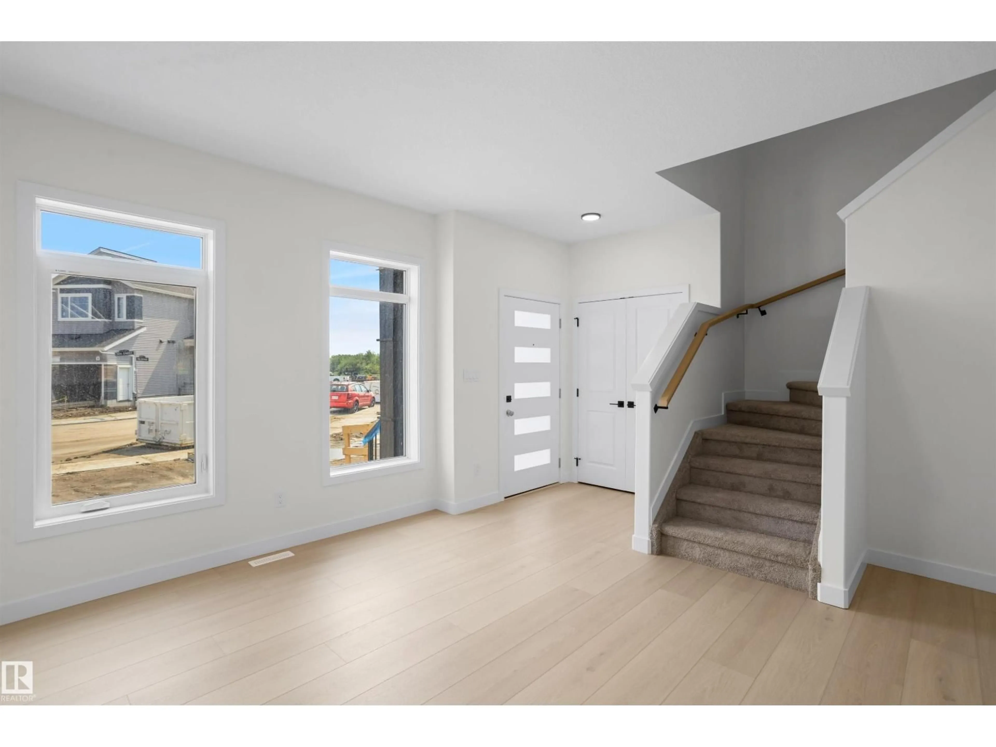 Indoor entryway for NW - 1528 209 ST, Edmonton Alberta T6M3N8