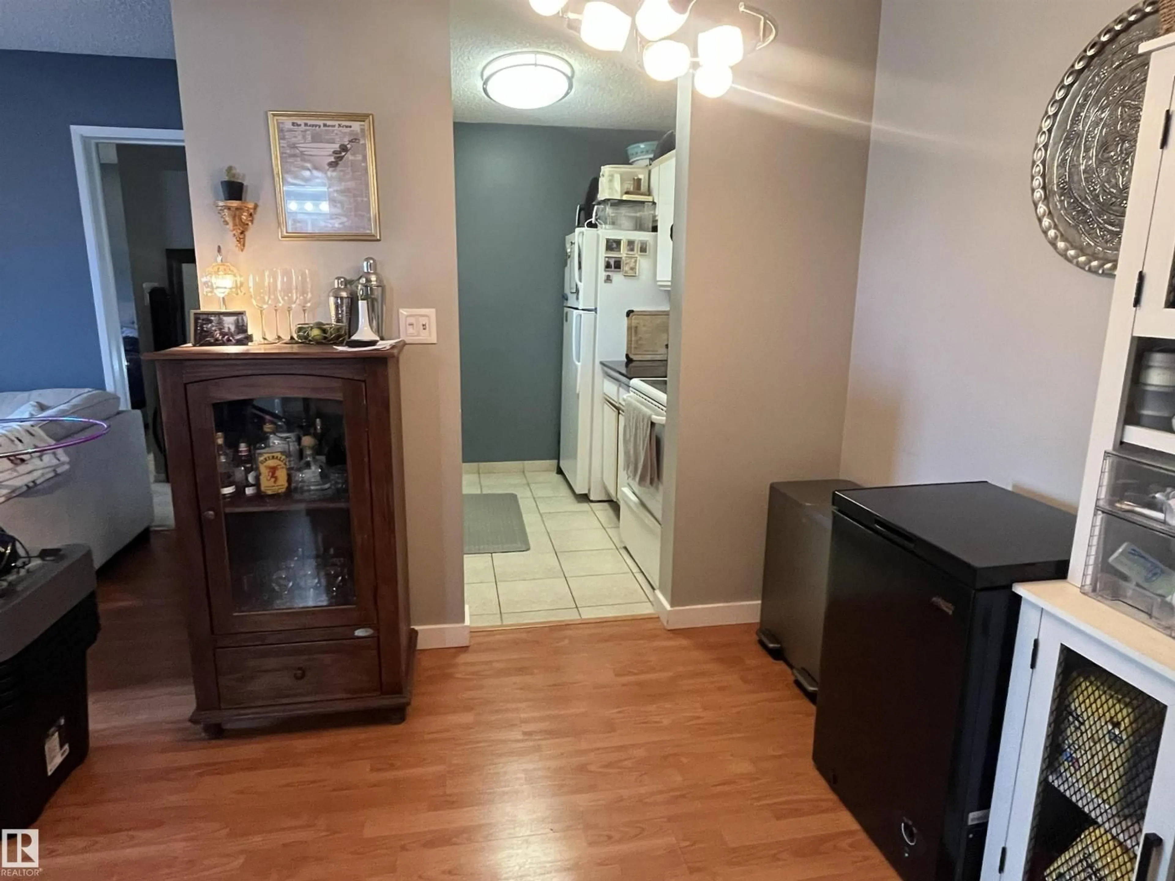 Unknown for 205 - 5065 31 AV, Edmonton Alberta T6L6S5