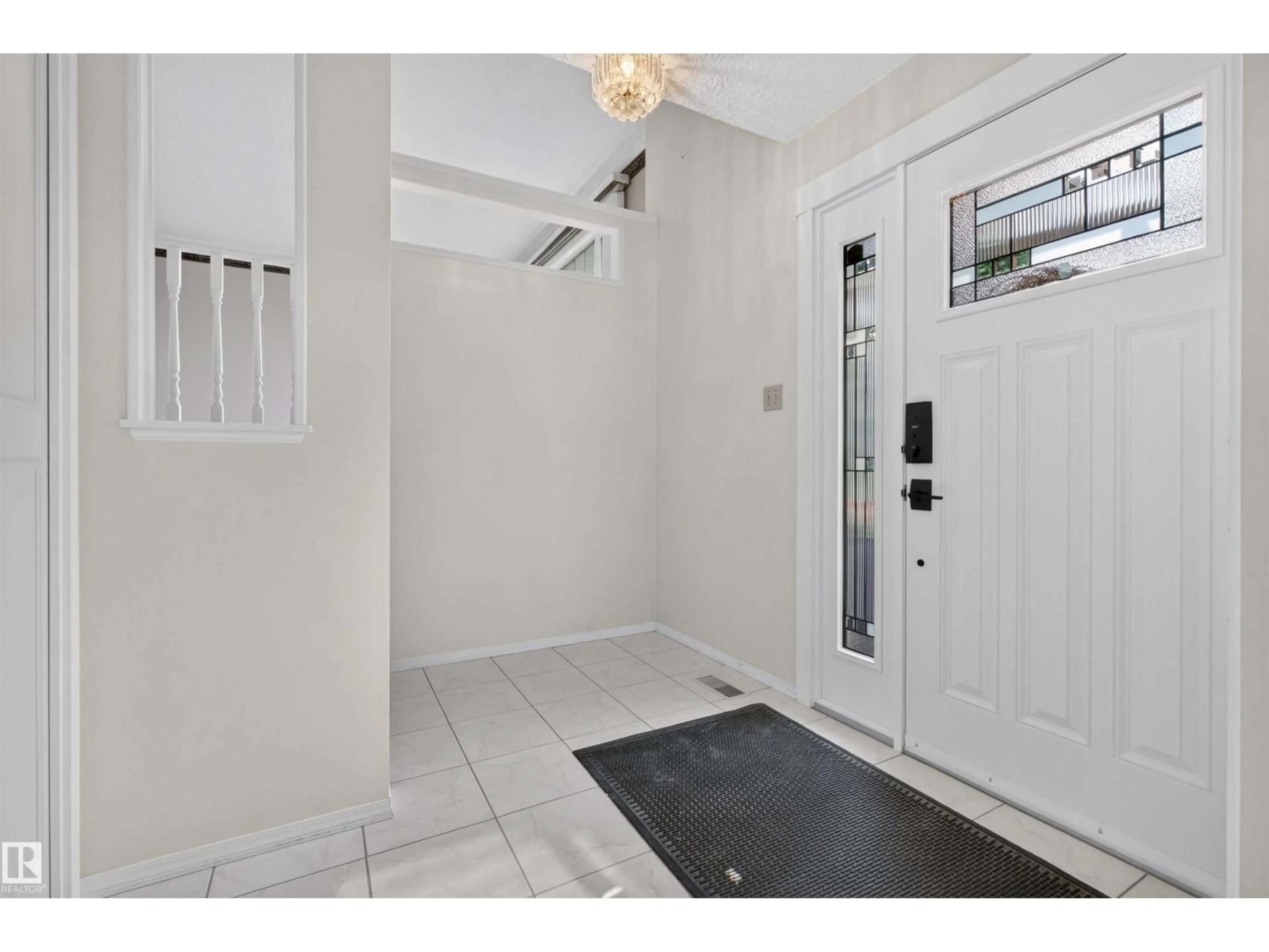 Indoor entryway for NW - 3619 113A ST, Edmonton Alberta T6J1L3
