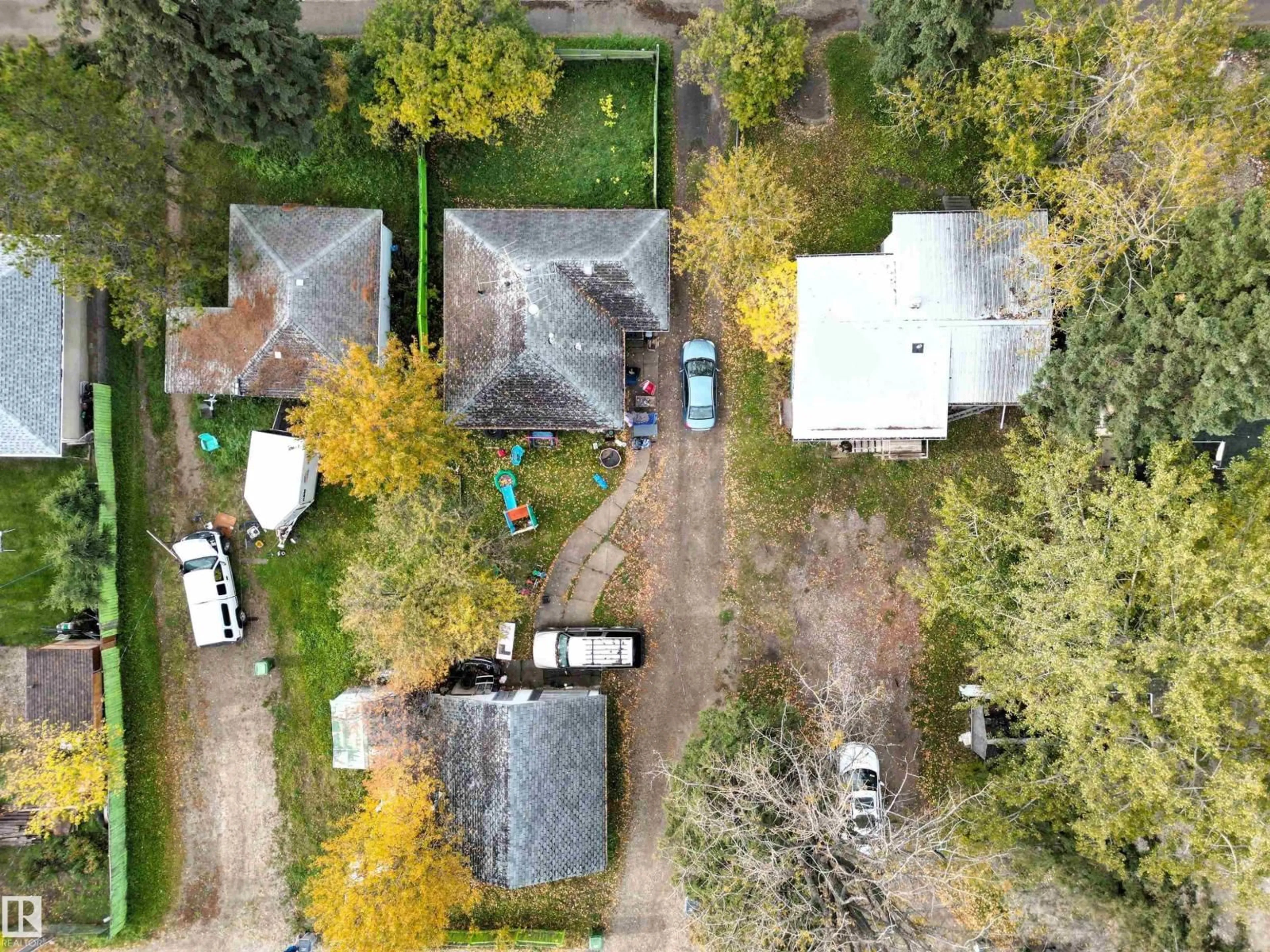A pic from outside/outdoor area/front of a property/back of a property/a pic from drone, street for 4619 4 AVENUE, Edson Alberta T7E1T8