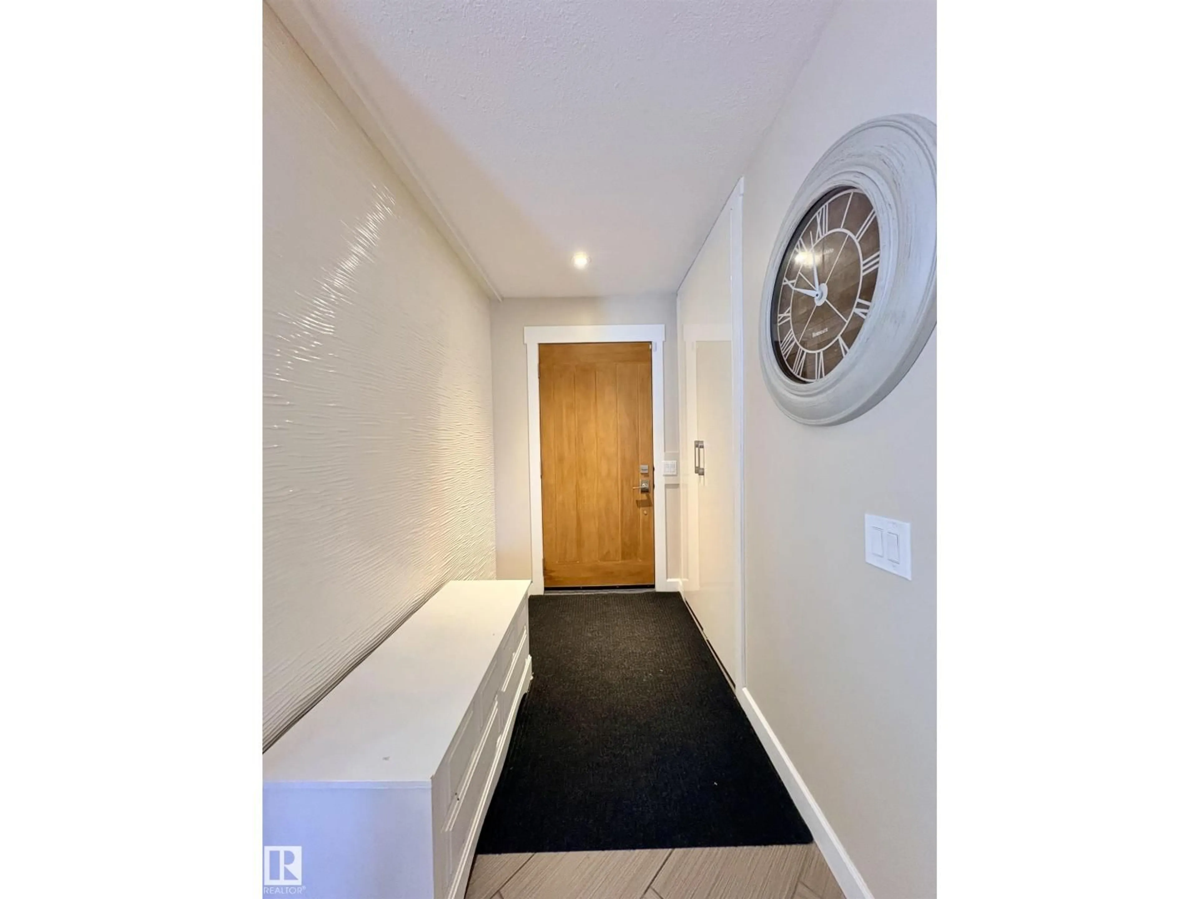Indoor foyer for NW - 17019 108 ST, Edmonton Alberta T5Z3C3
