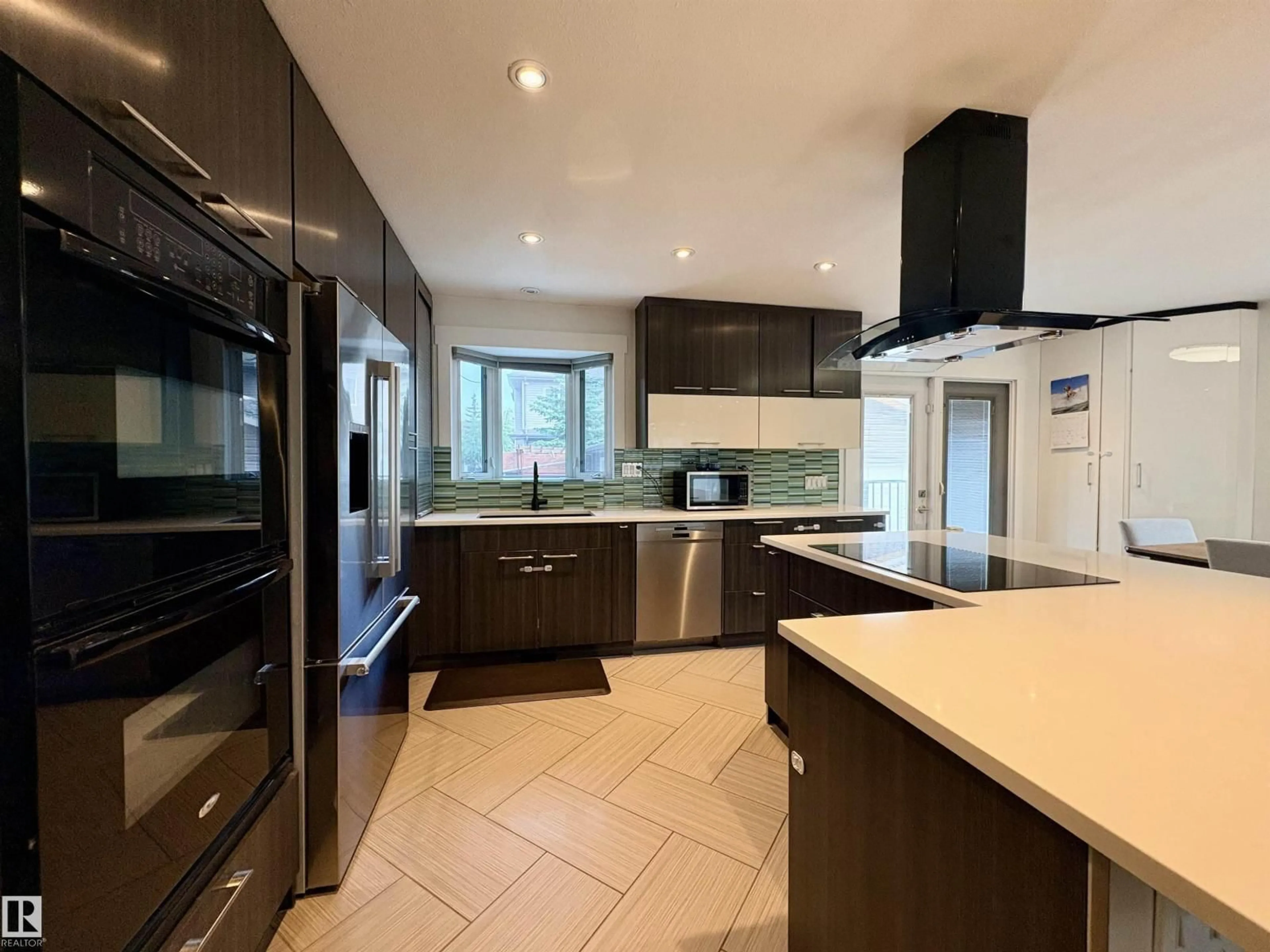 Contemporary kitchen, ceramic/tile floor for NW - 17019 108 ST, Edmonton Alberta T5Z3C3