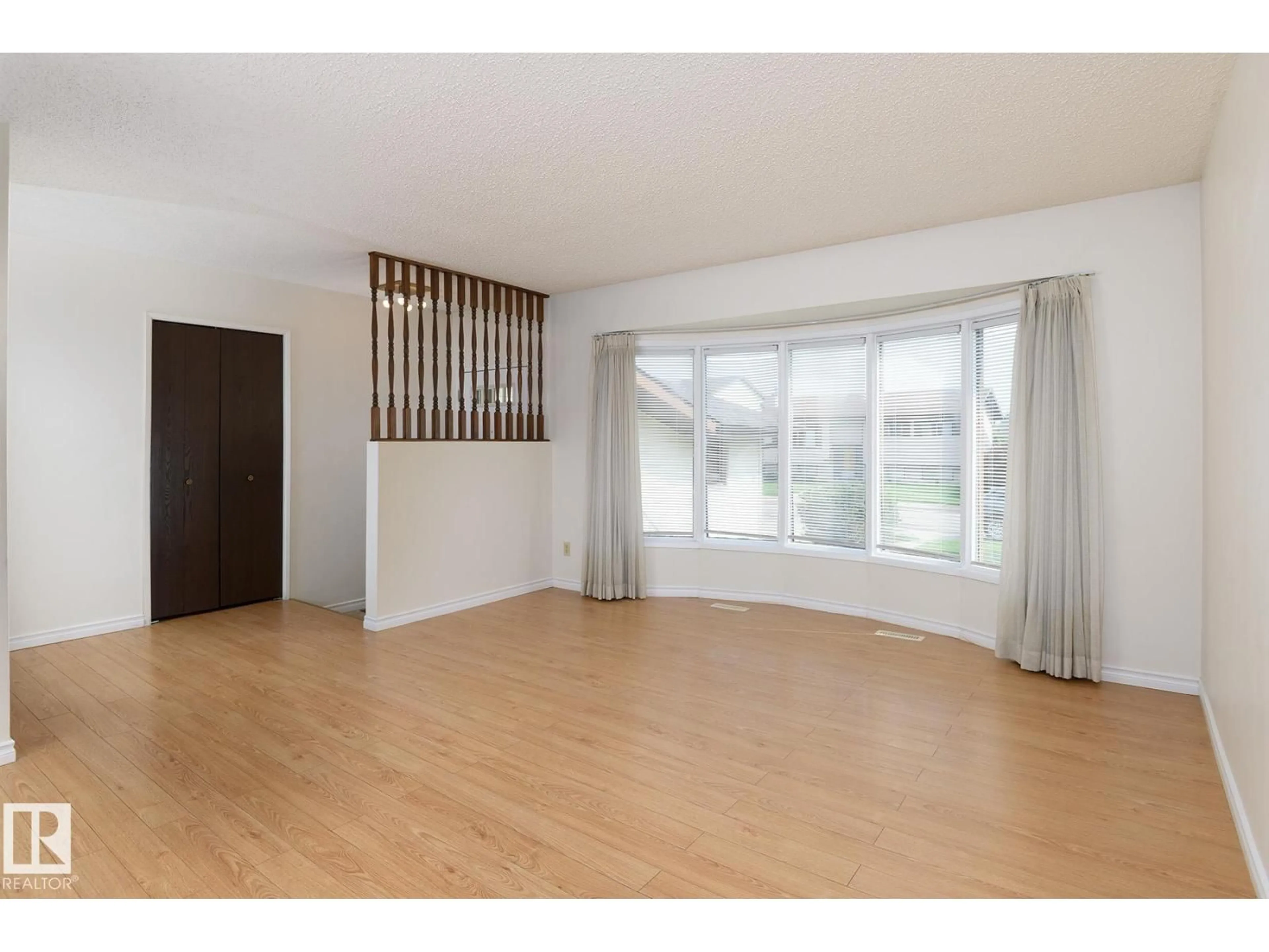 A pic of a room for 18512 98 AV, Edmonton Alberta T5T3J5
